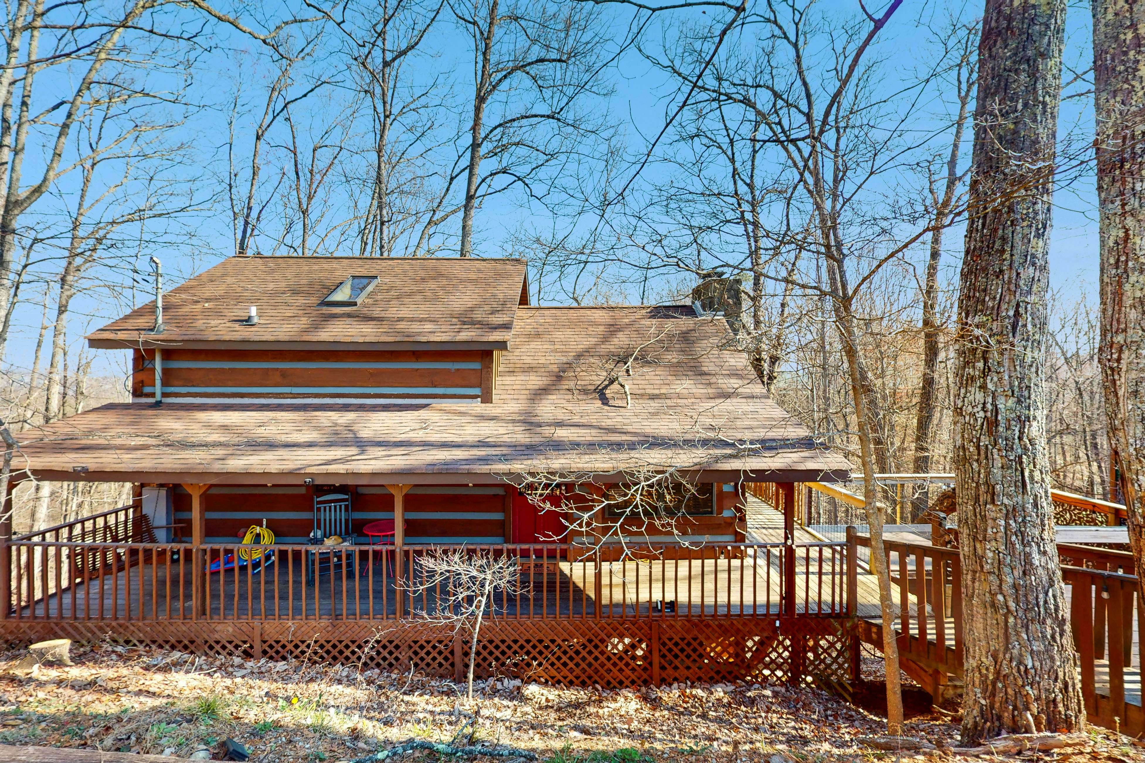 Quintessential mtn cabin w/ hot tub, & serene setting - free attraction tickets