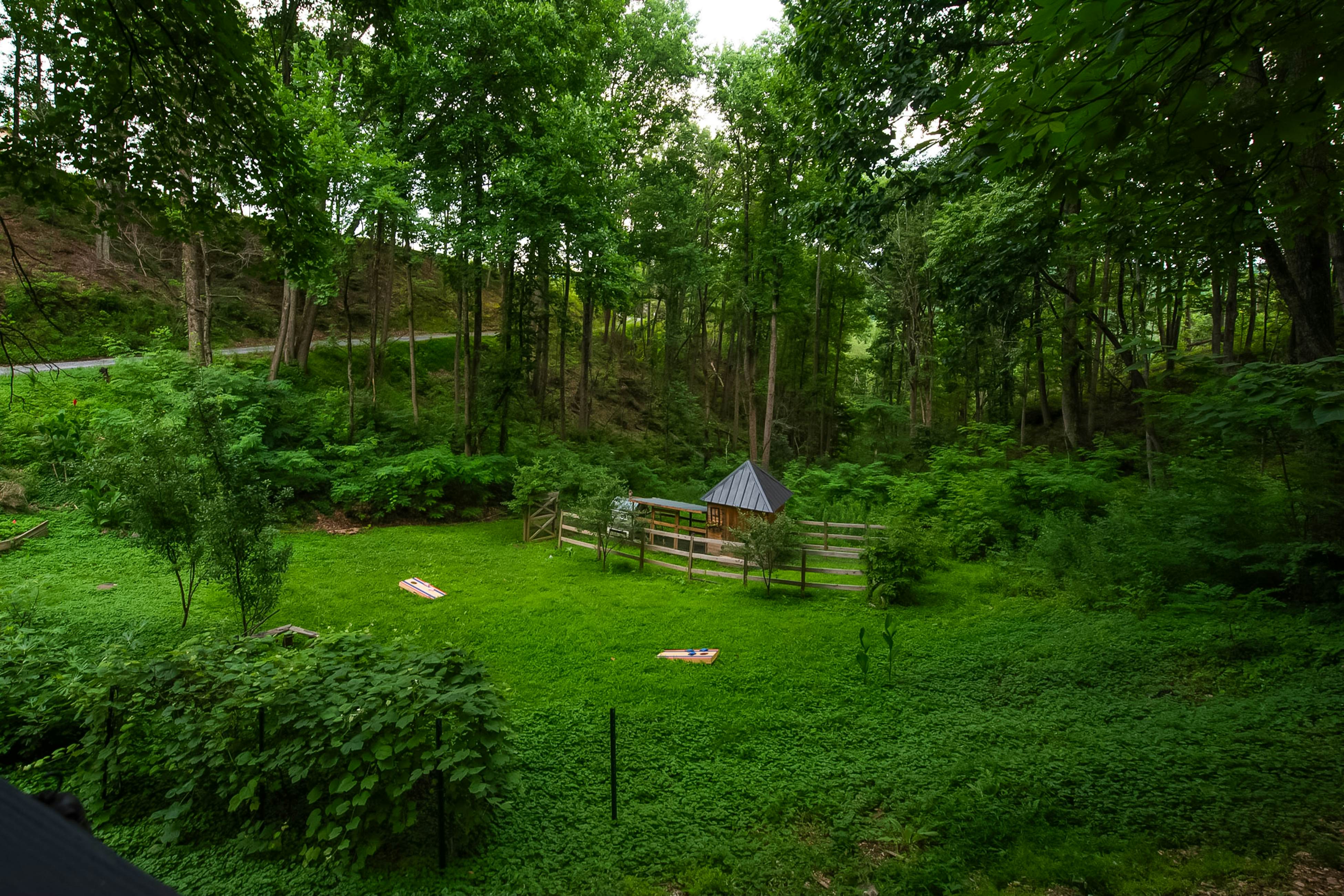 Rustic Charm, Sleeps 8・Modern Comfort Near Smokys