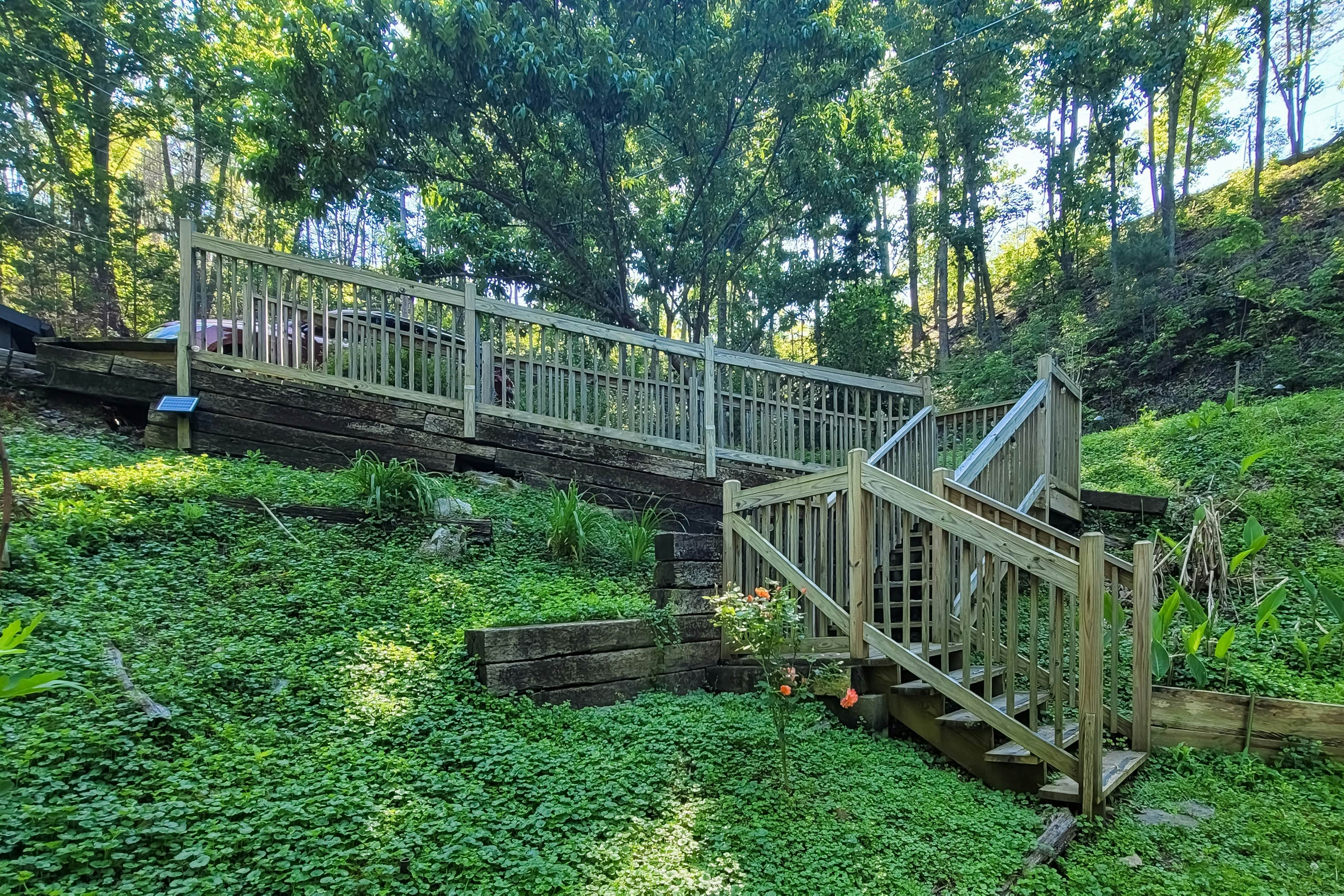 Rustic Charm, Sleeps 8・Modern Comfort Near Smokys