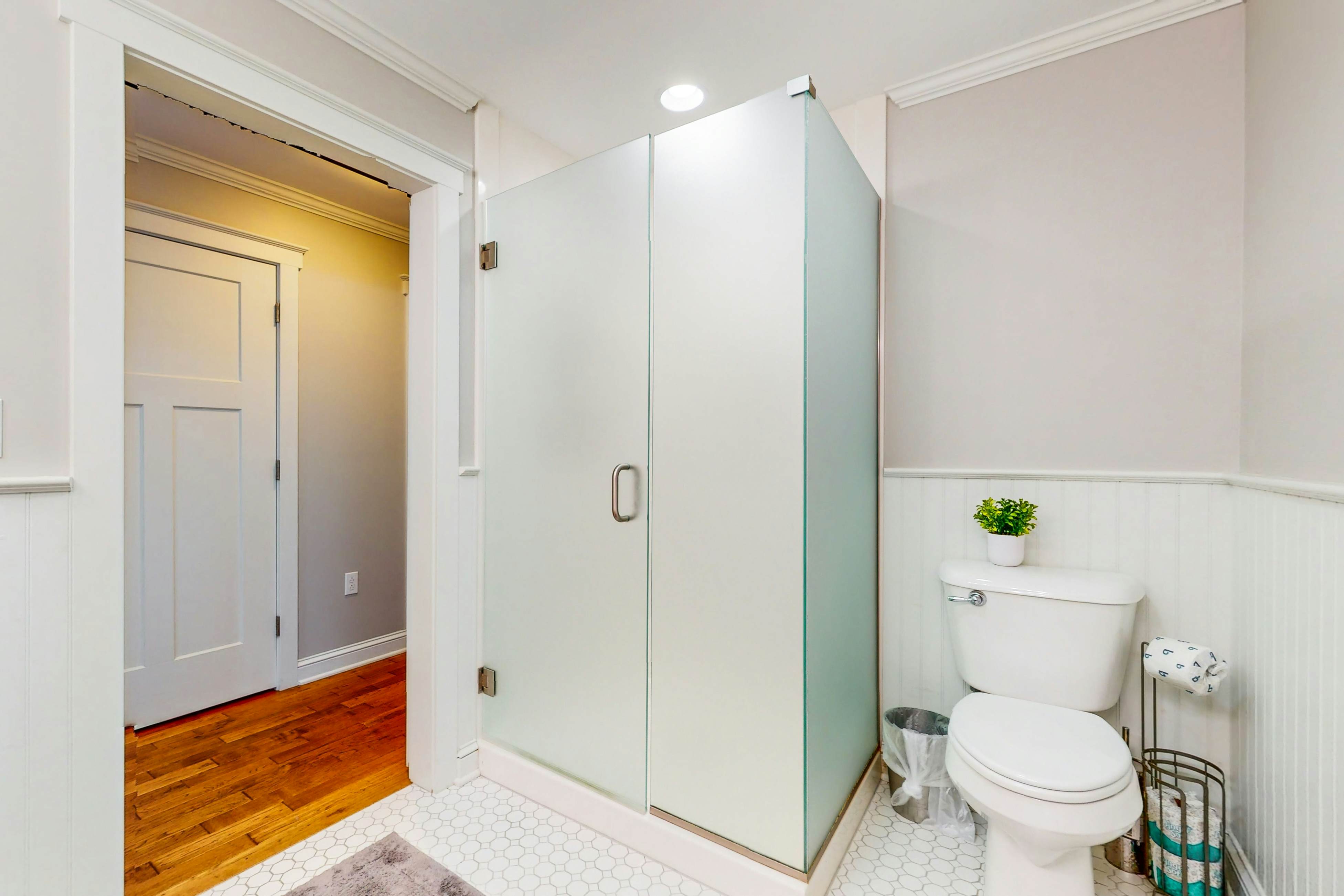 Serene home w/ game room, basketball hoop, hot tub, & free attraction tickets