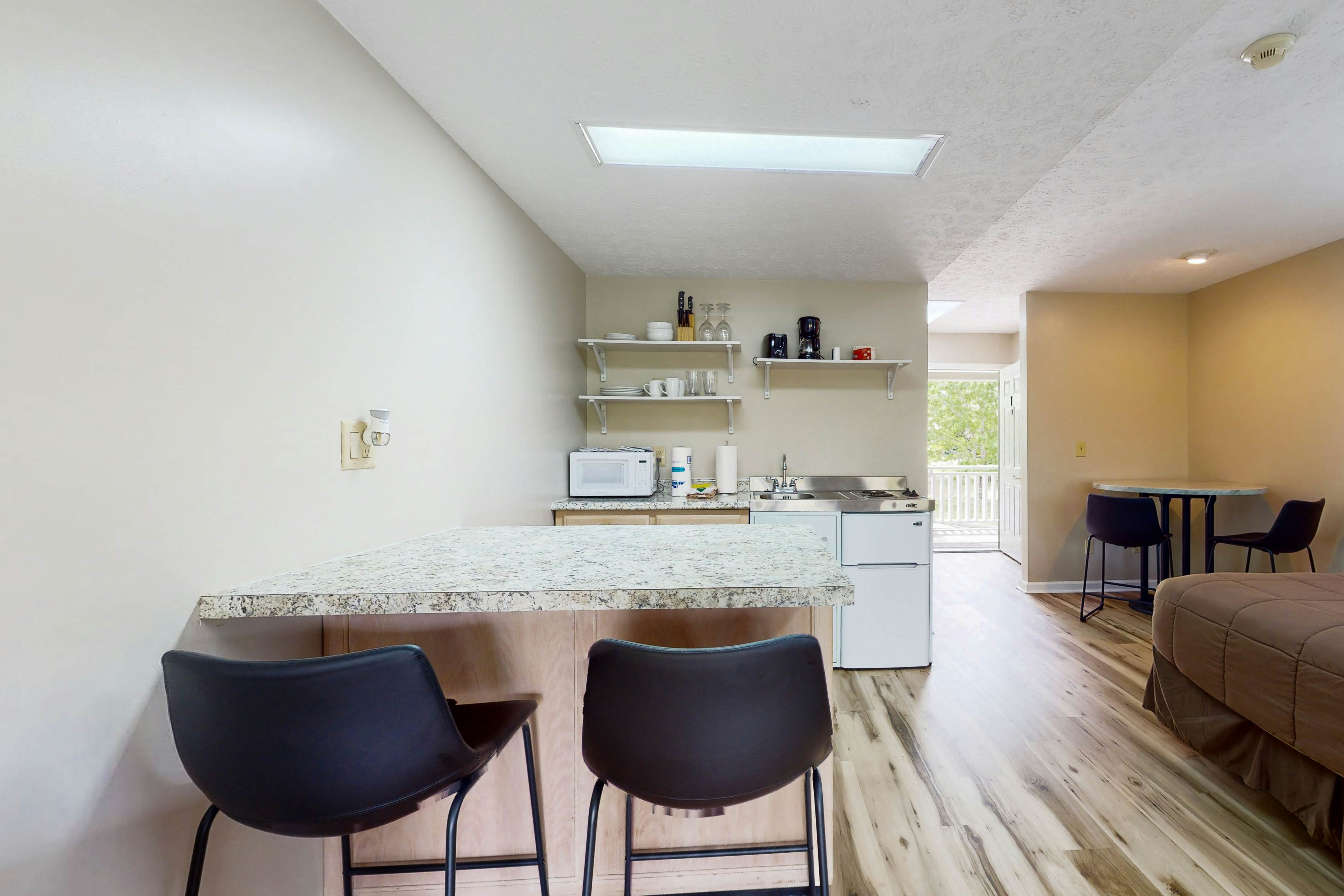 Cozy Studio・Balcony W Golf view・Near Douglas Lake