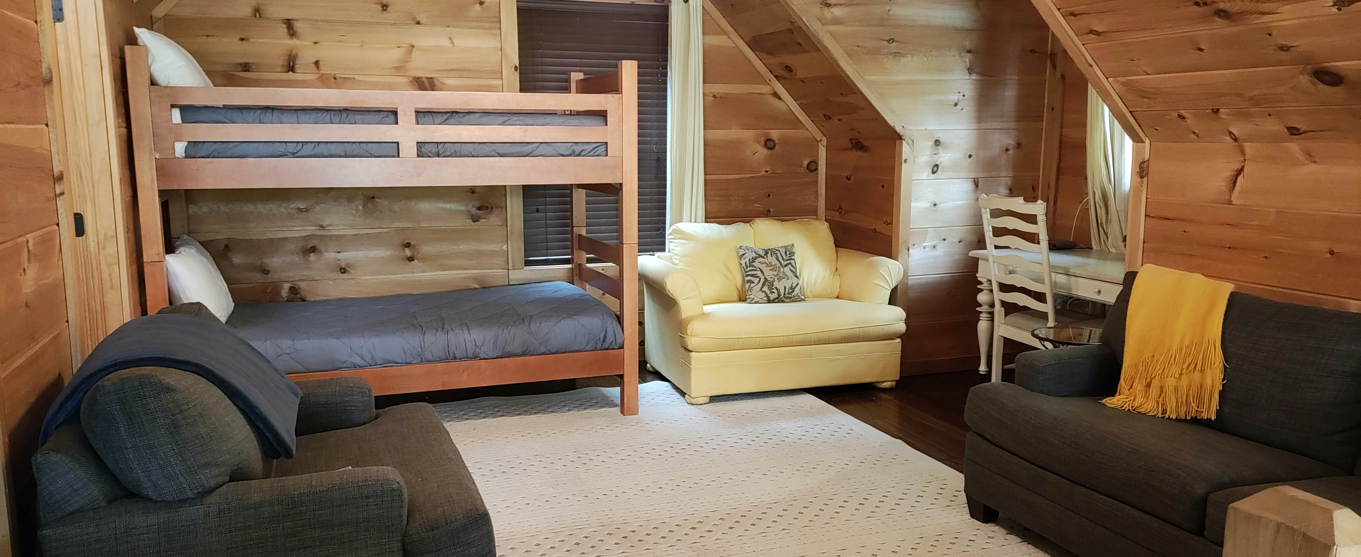 Relaxing Waterfront Stay | Deck・Hot Tub・Fireplace