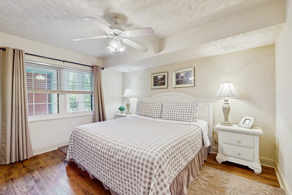 Gatlinburg Condo Near Downtown + Pool and Balcony