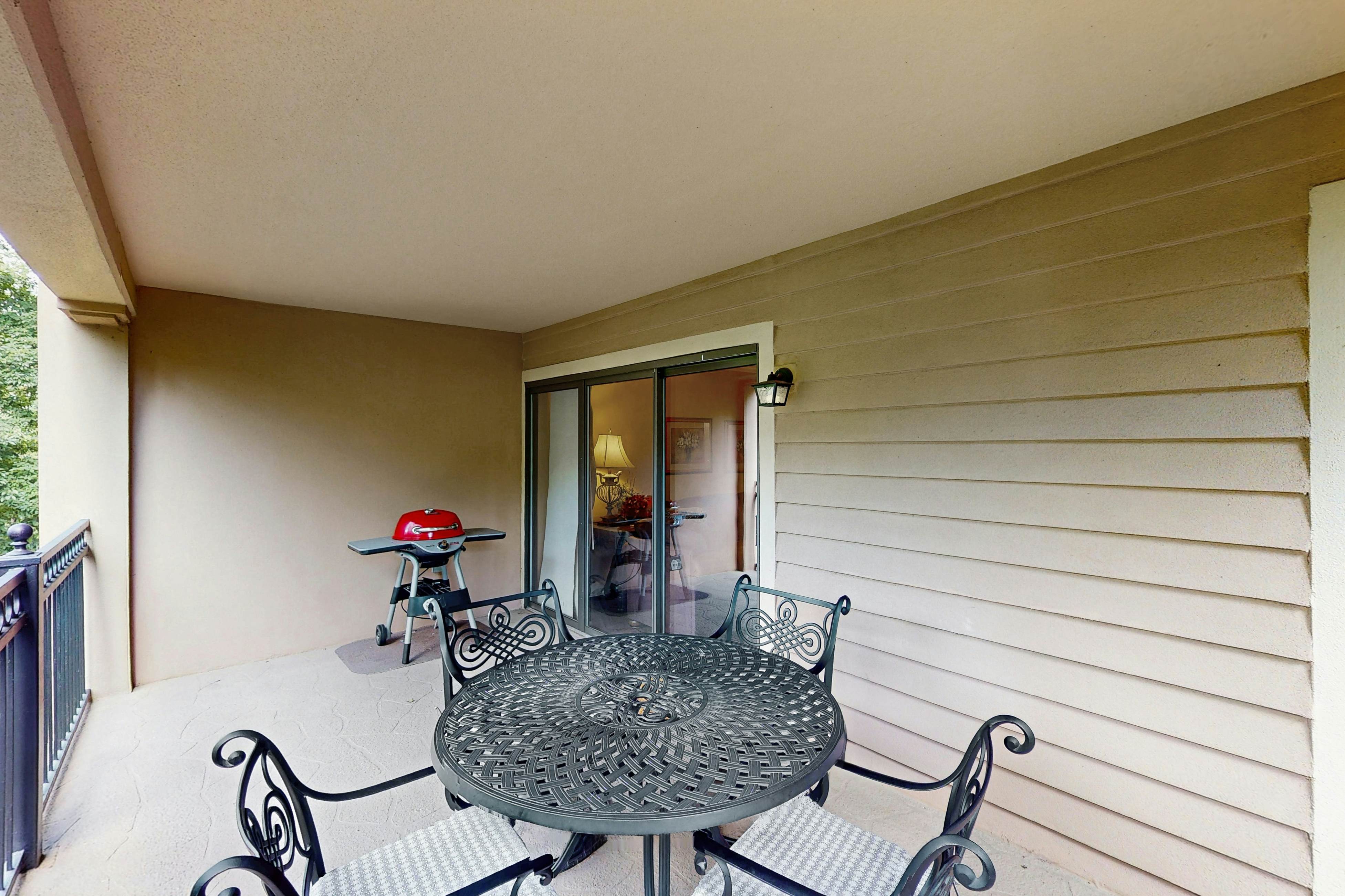 Inviting & Bright Retreat W/ Private Balcony & Free Attraction Tickets