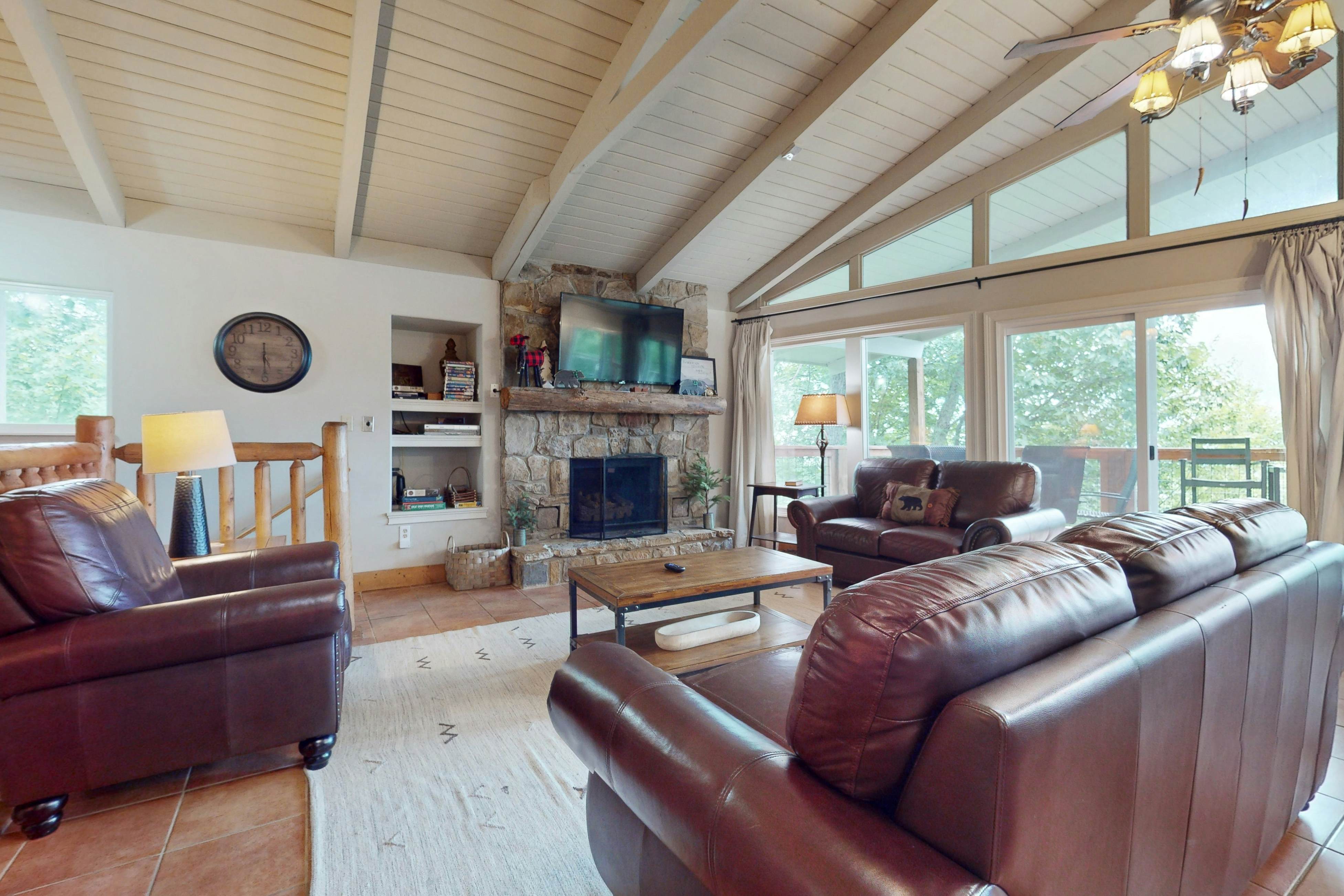 Chalet Village Cabin, Sleeps 9・Mtn View・360 Deck