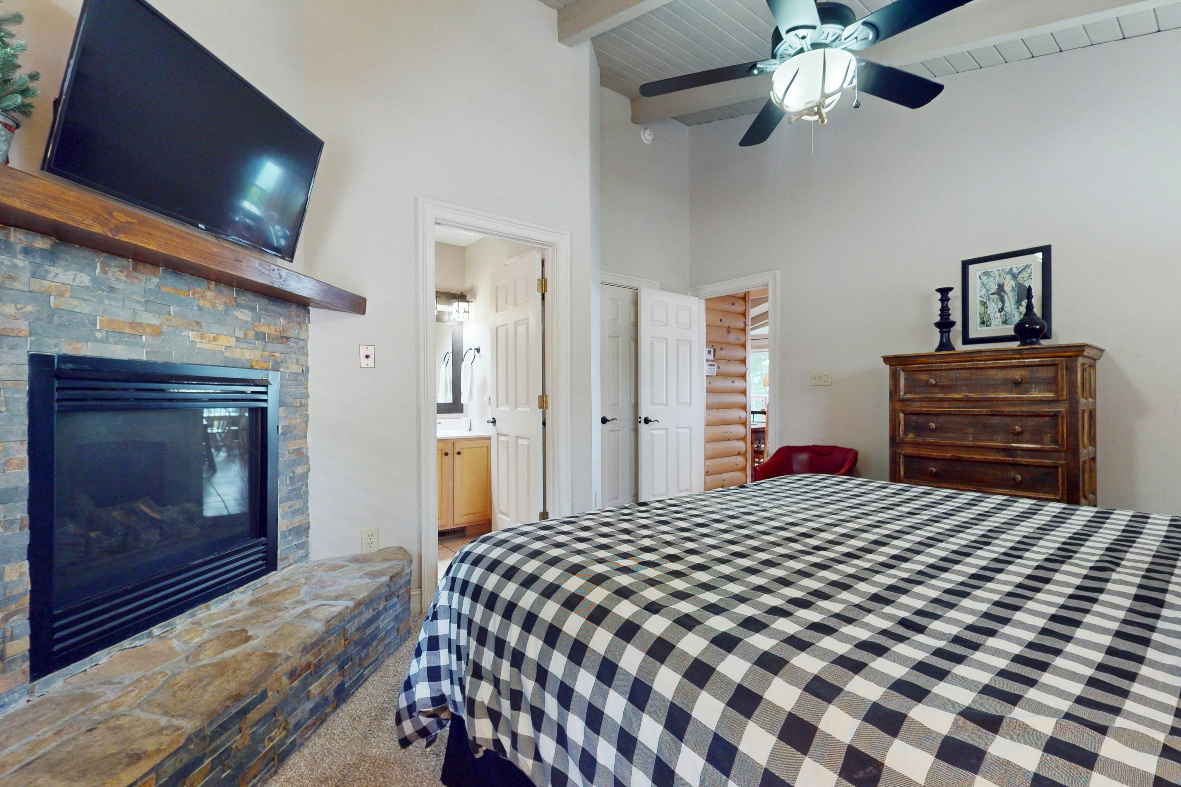 Chalet Village Cabin, Sleeps 9・Mtn View・360 Deck