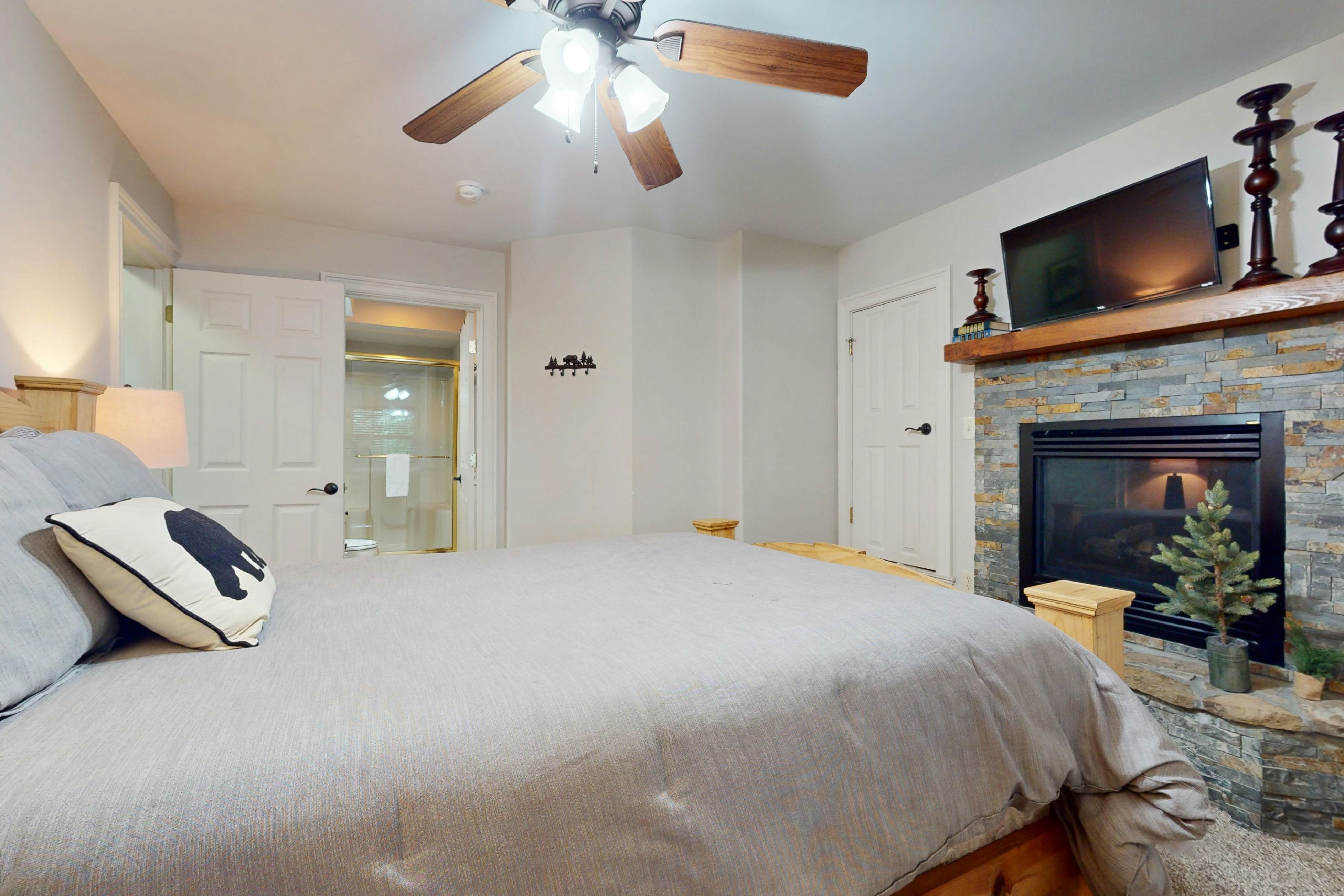 Chalet Village Cabin, Sleeps 9・Mtn View・360 Deck