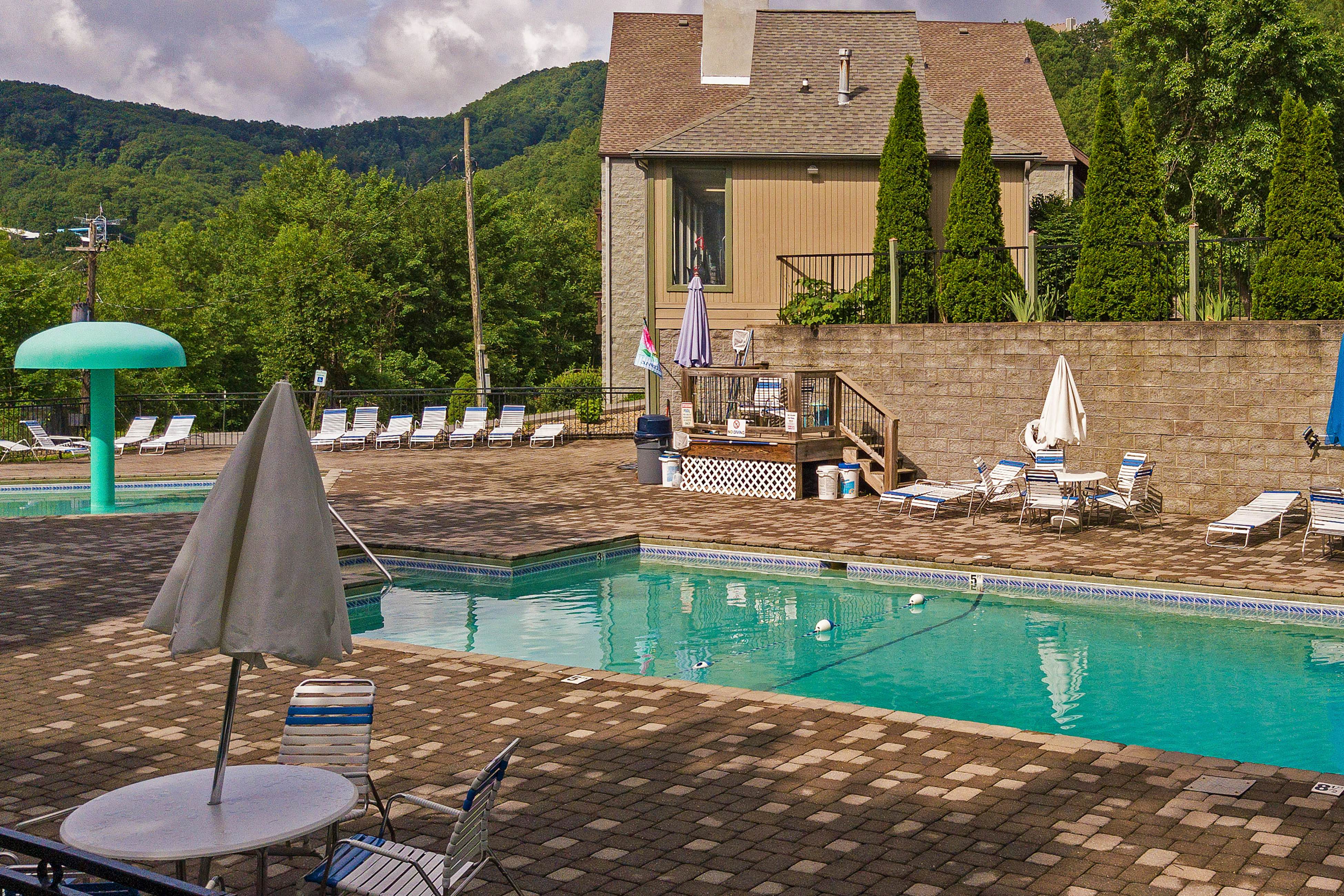 Chalet Village Cabin, Sleeps 9・Mtn View・360 Deck