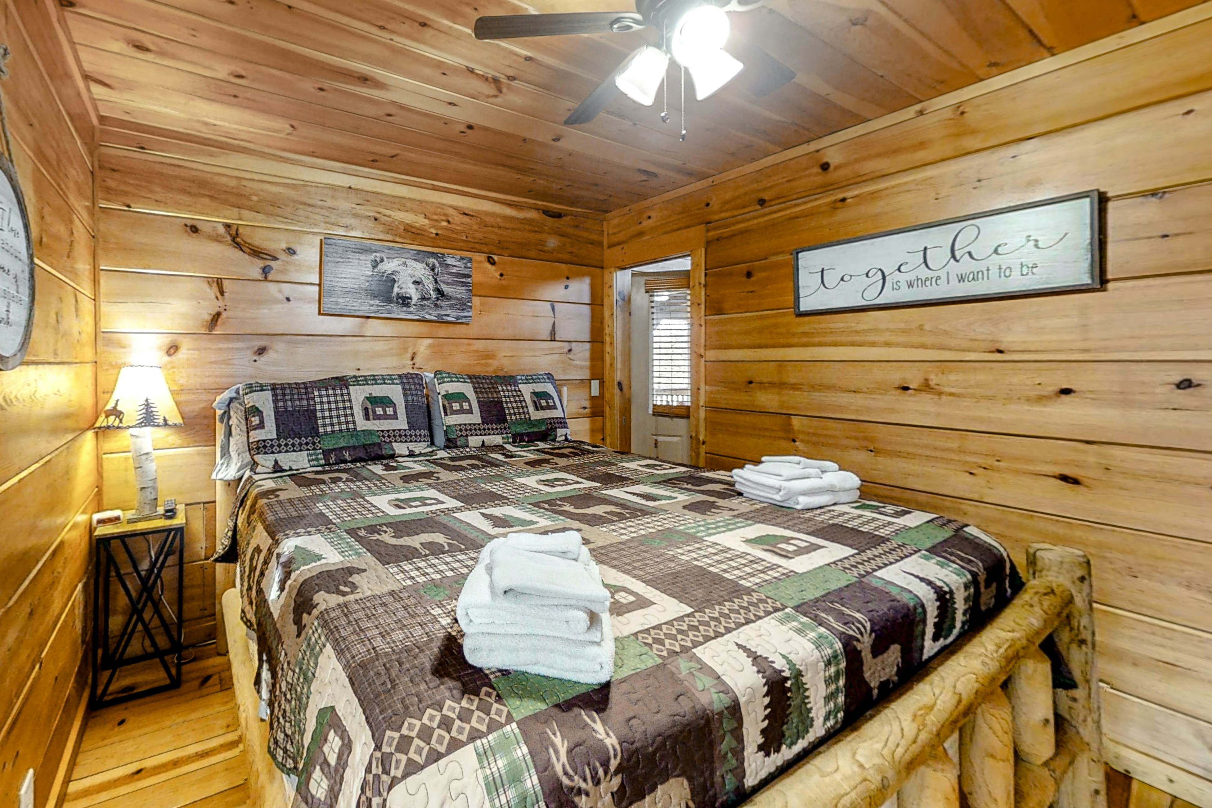 All Suite Cabin Retreat, Sleep 6・Game Room・Hot Tub