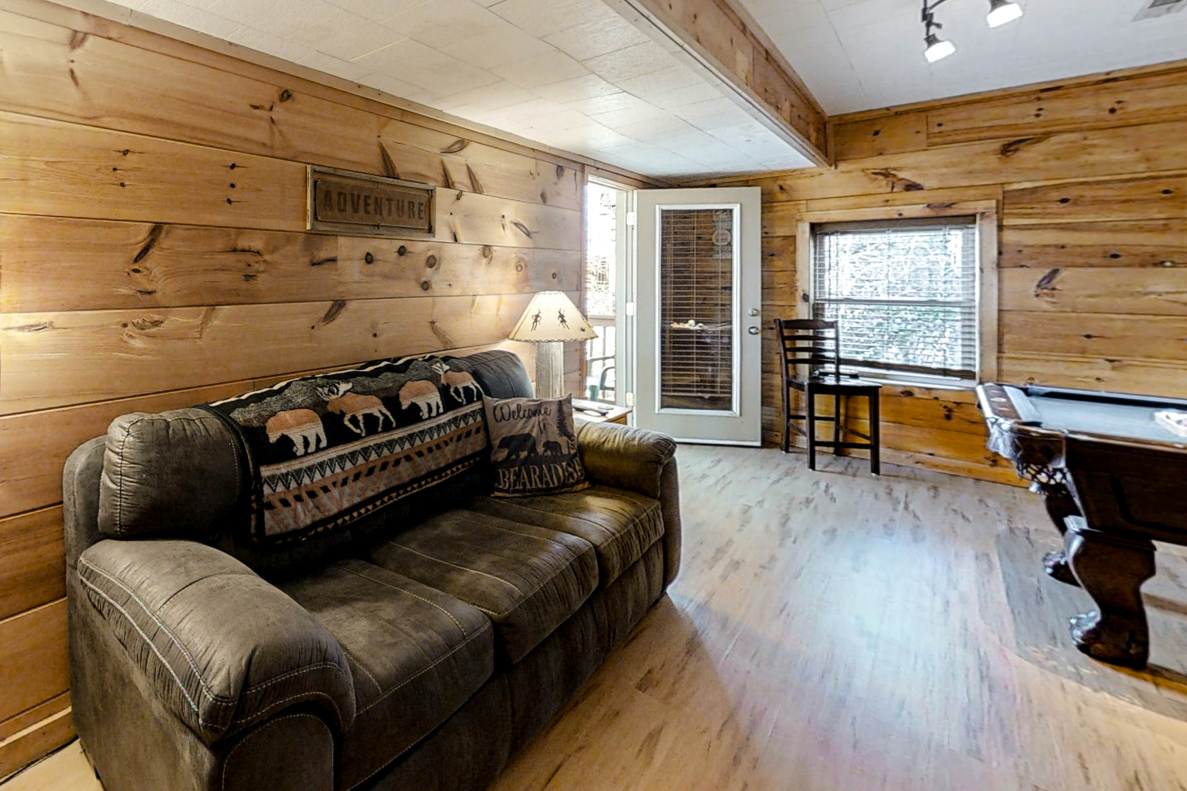 All Suite Cabin Retreat, Sleep 6・Game Room・Hot Tub