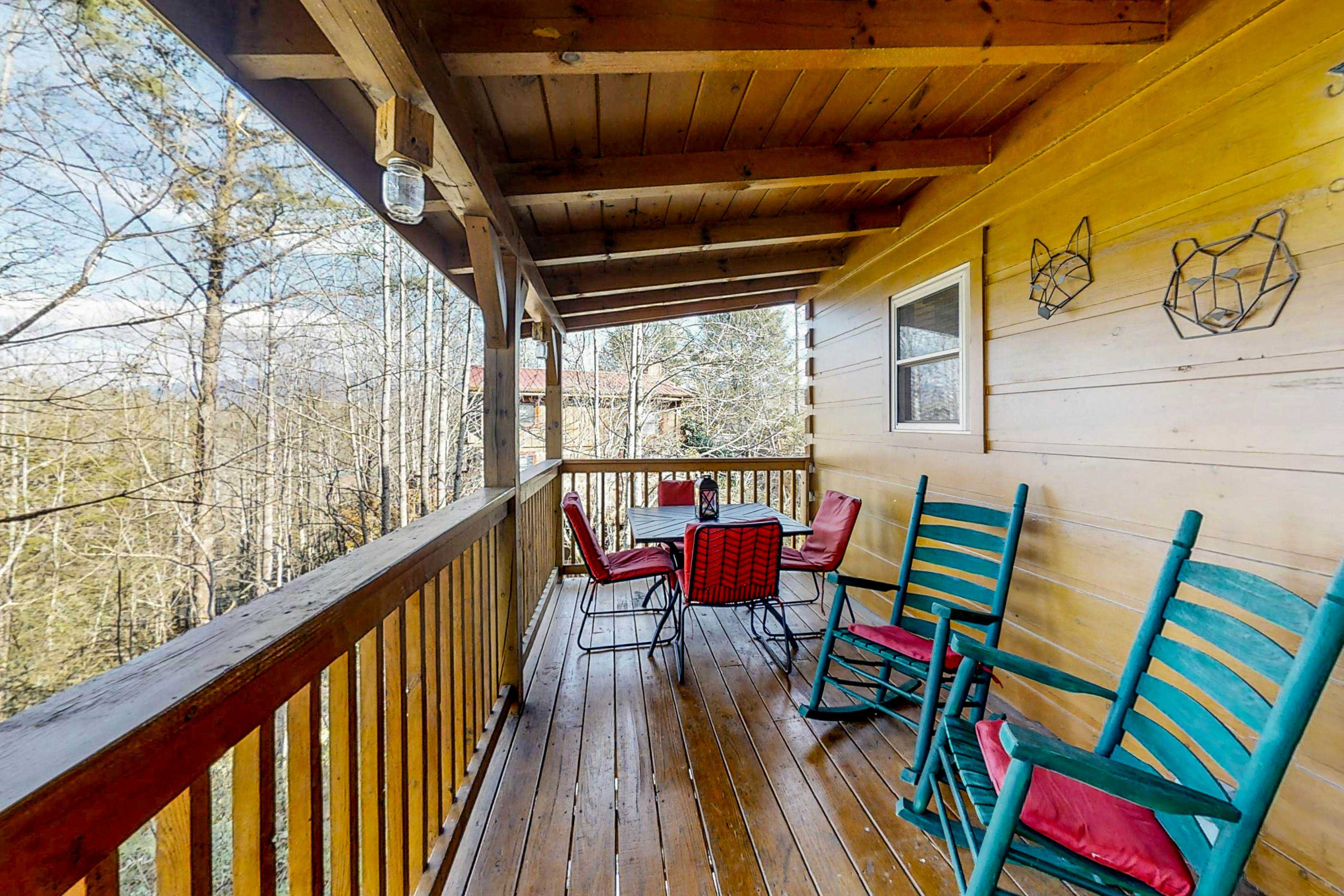 All Suite Cabin Retreat, Sleep 6・Game Room・Hot Tub