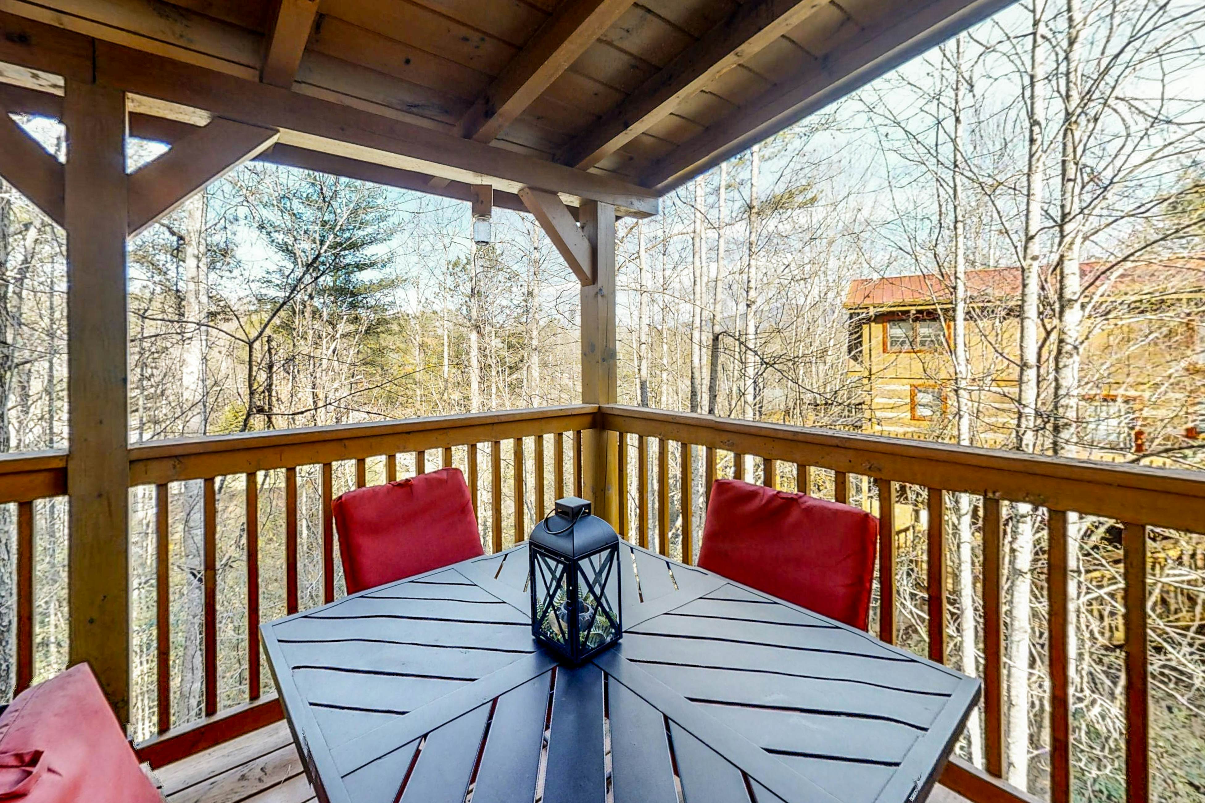 All Suite Cabin Retreat, Sleep 6・Game Room・Hot Tub