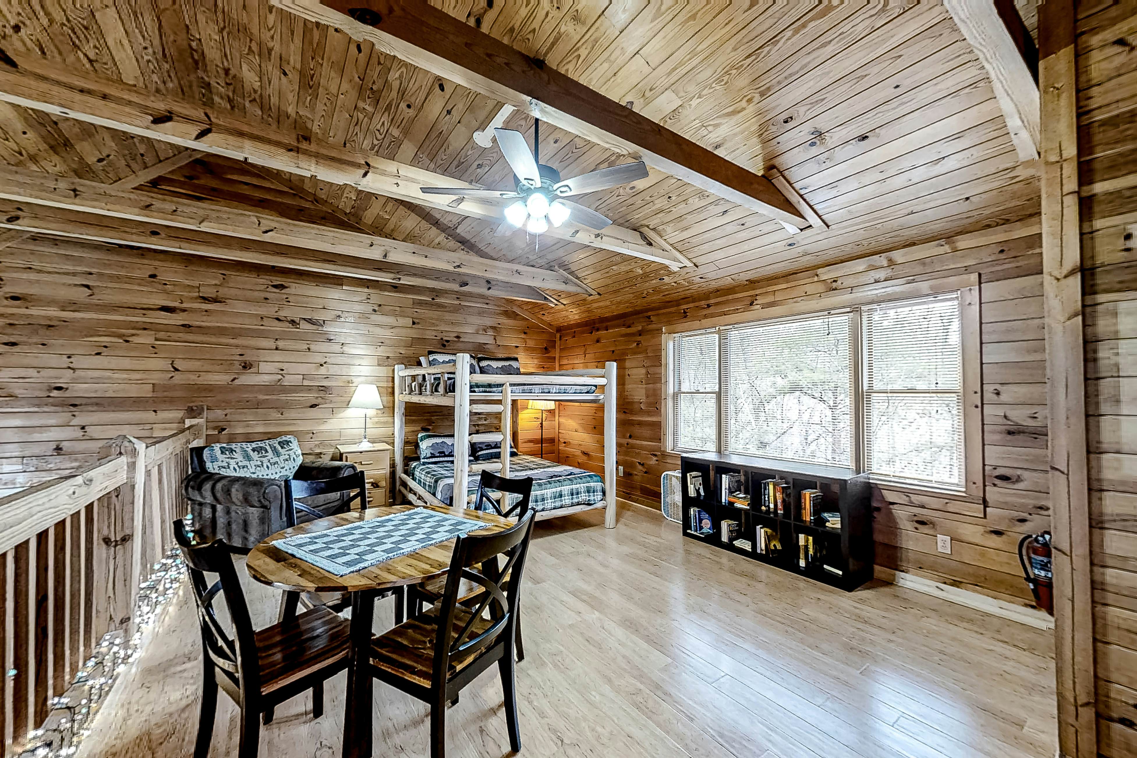 Cobbly Nob Resort Cabin, Sleeps 10・Hot Tub・Games