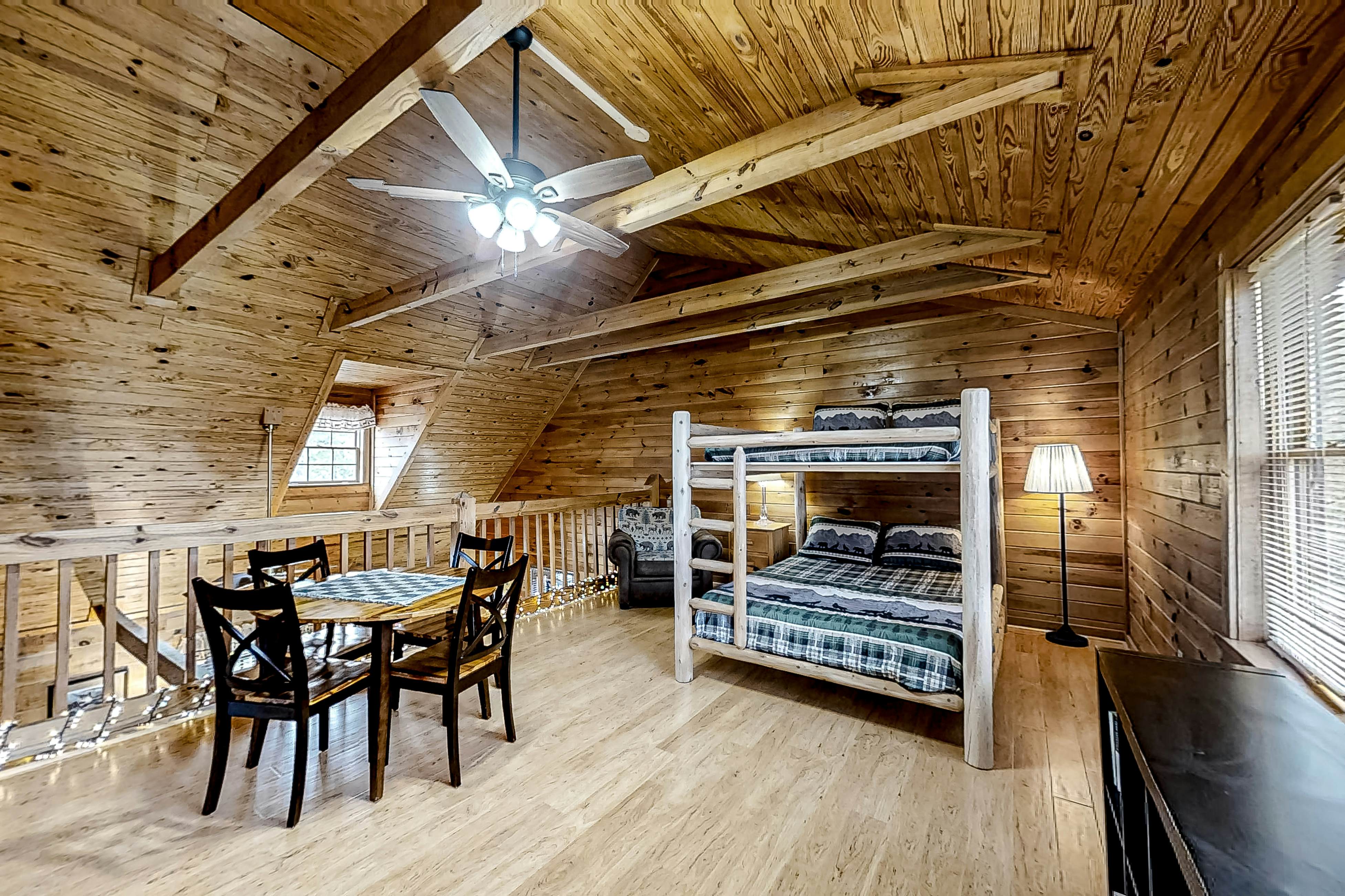 Cobbly Nob Resort Cabin, Sleeps 10・Hot Tub・Games