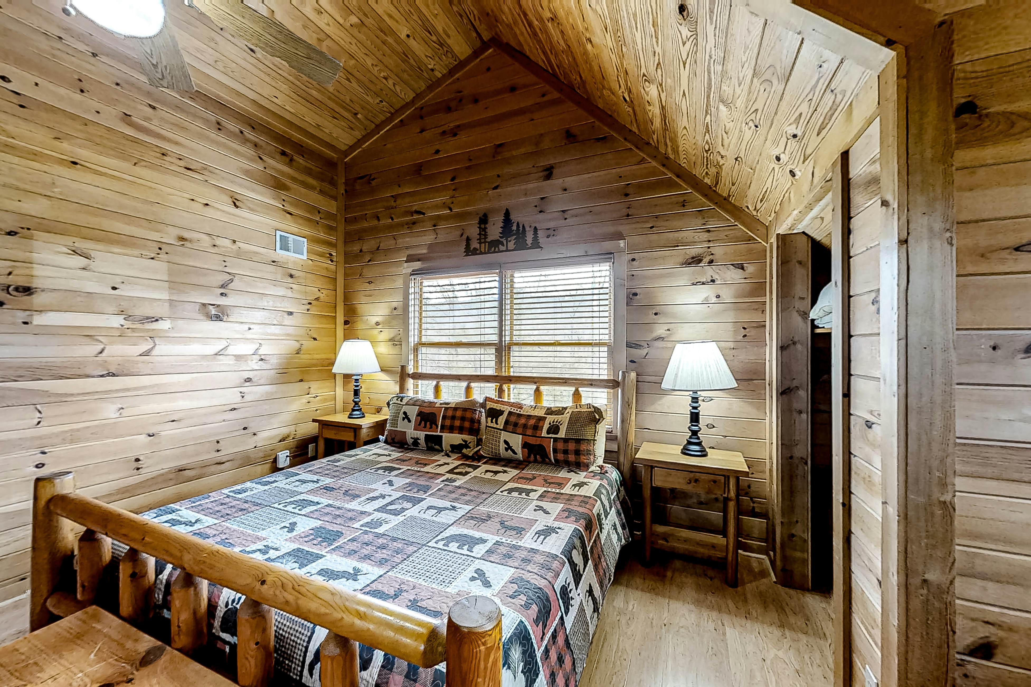 Cobbly Nob Resort Cabin, Sleeps 10・Hot Tub・Games