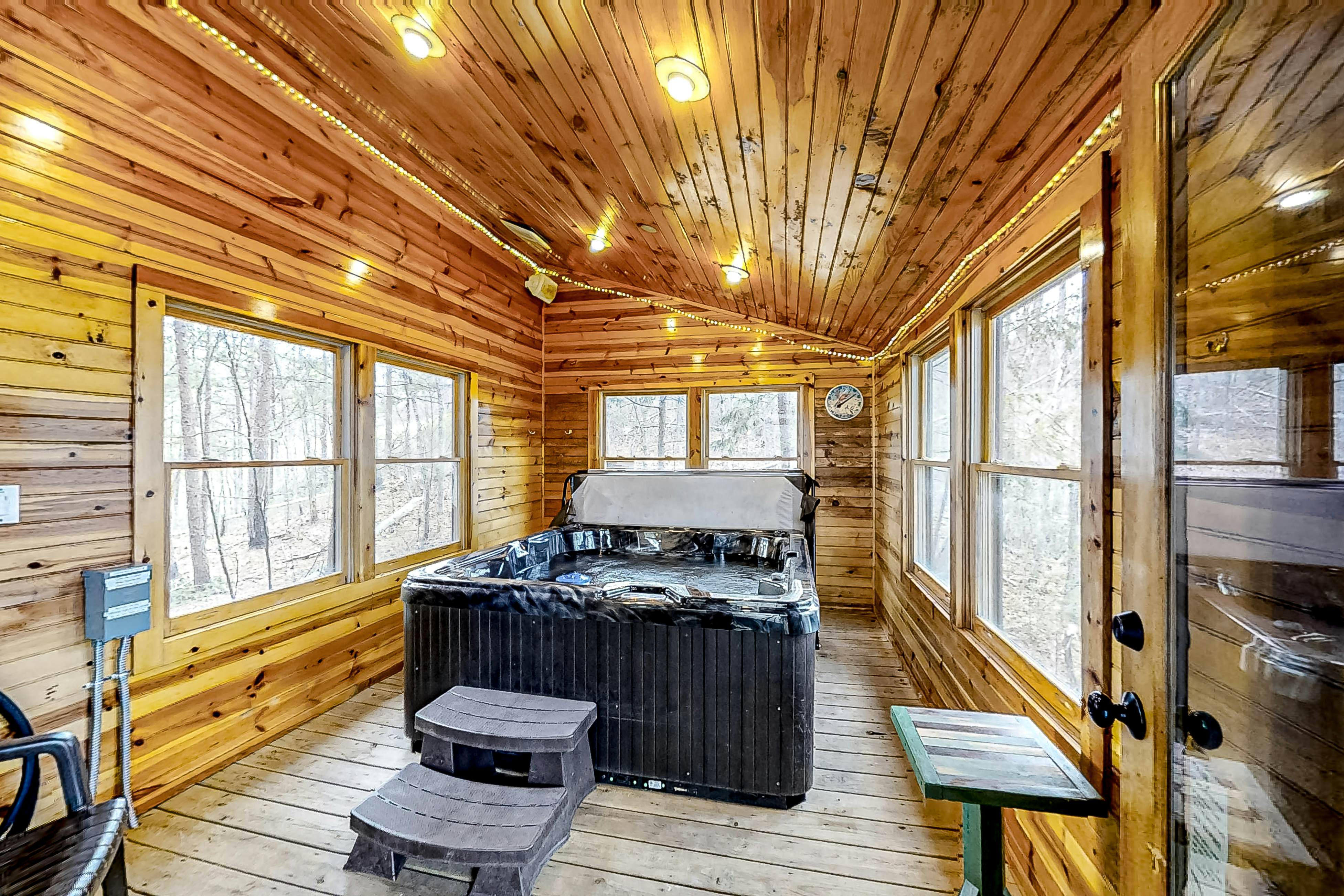 Cobbly Nob Resort Cabin, Sleeps 10・Hot Tub・Games