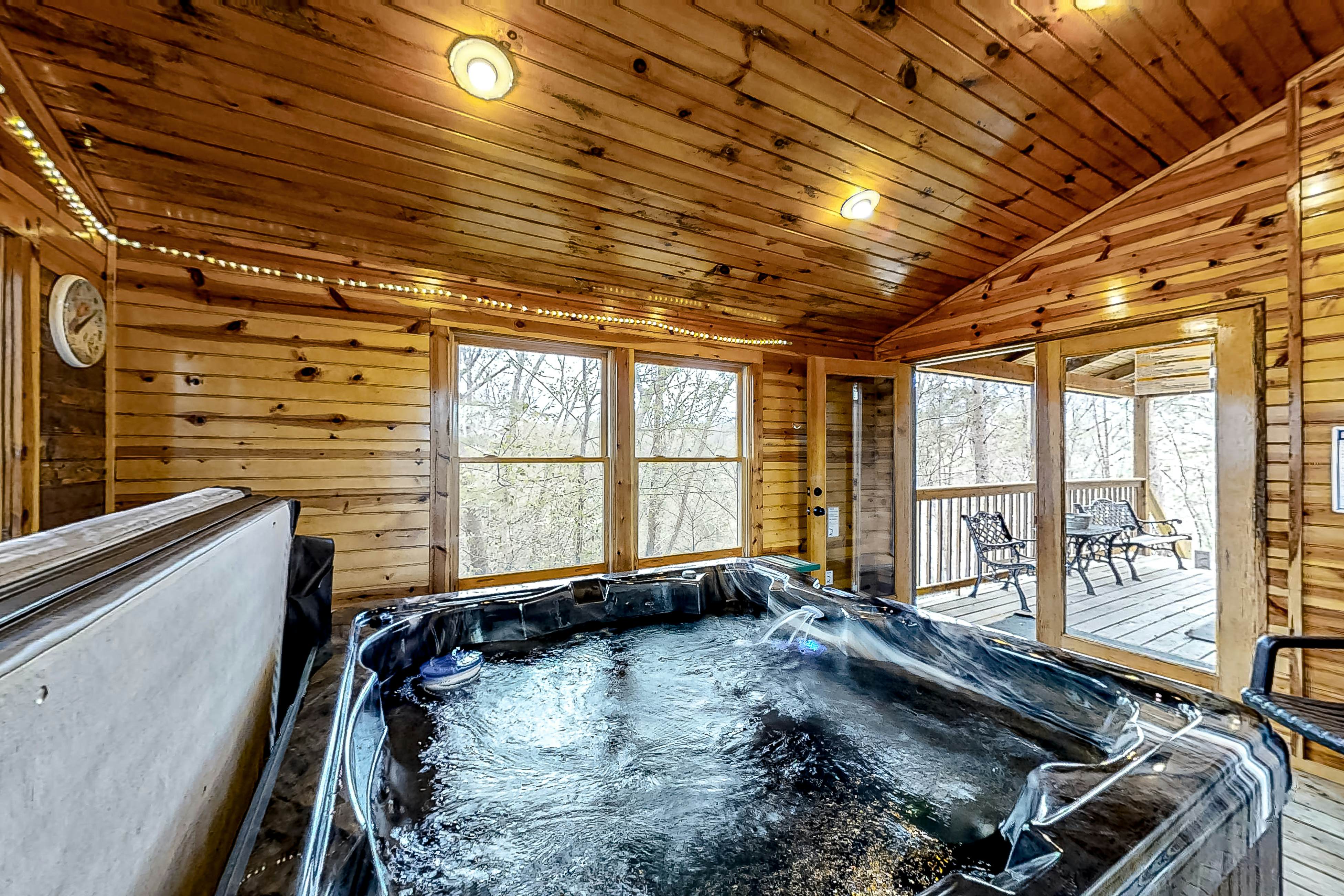 Cobbly Nob Resort Cabin, Sleeps 10・Hot Tub・Games