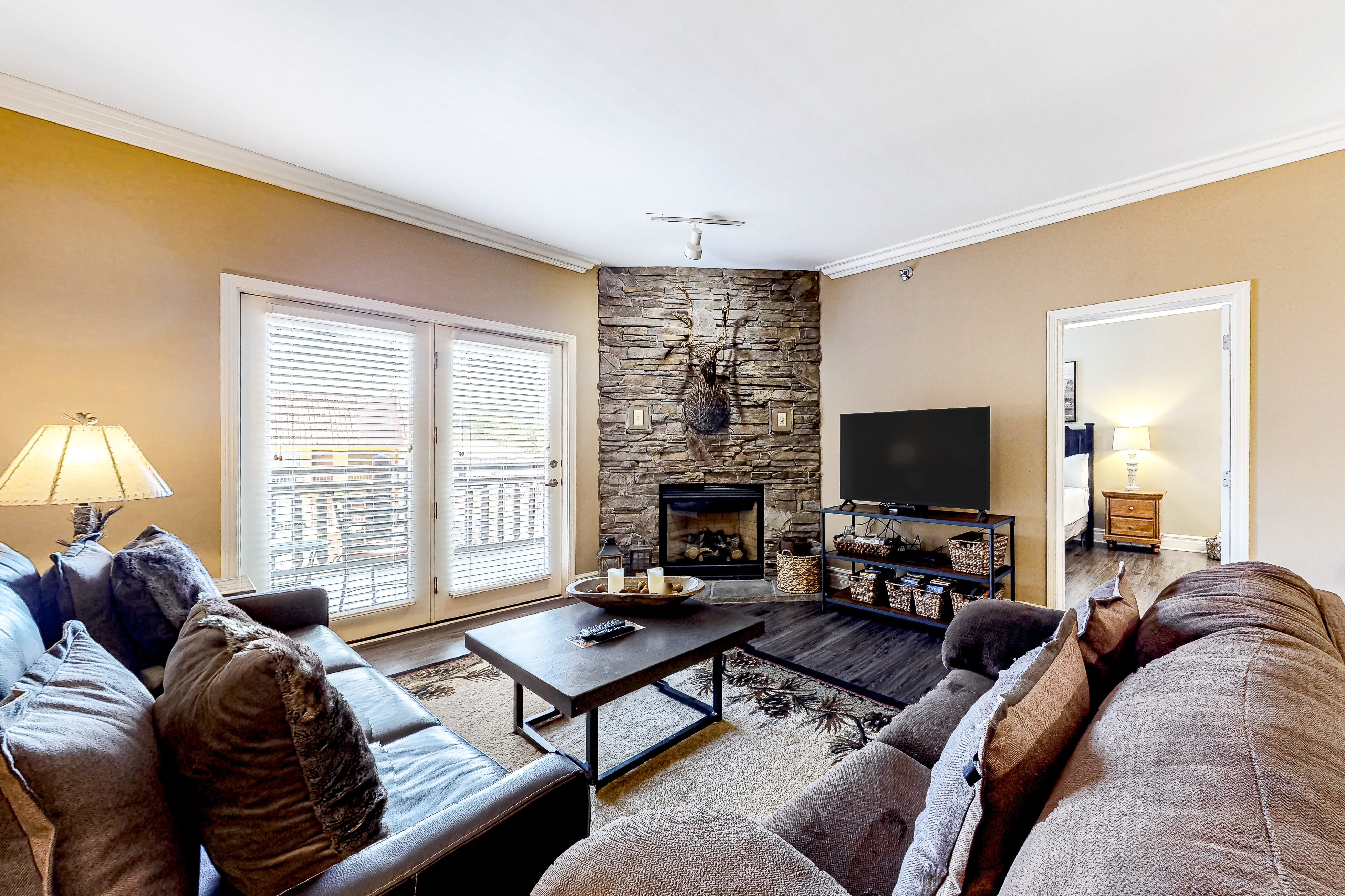 Central Condo, Sleeps 6・Jetted tub・Near Downtown