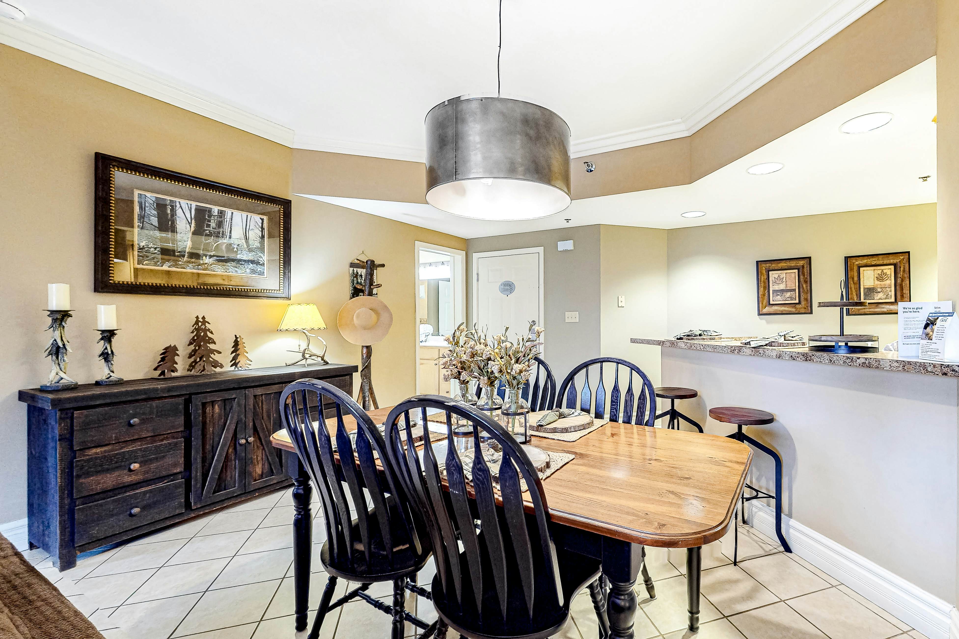 Central Condo, Sleeps 6・Jetted tub・Near Downtown