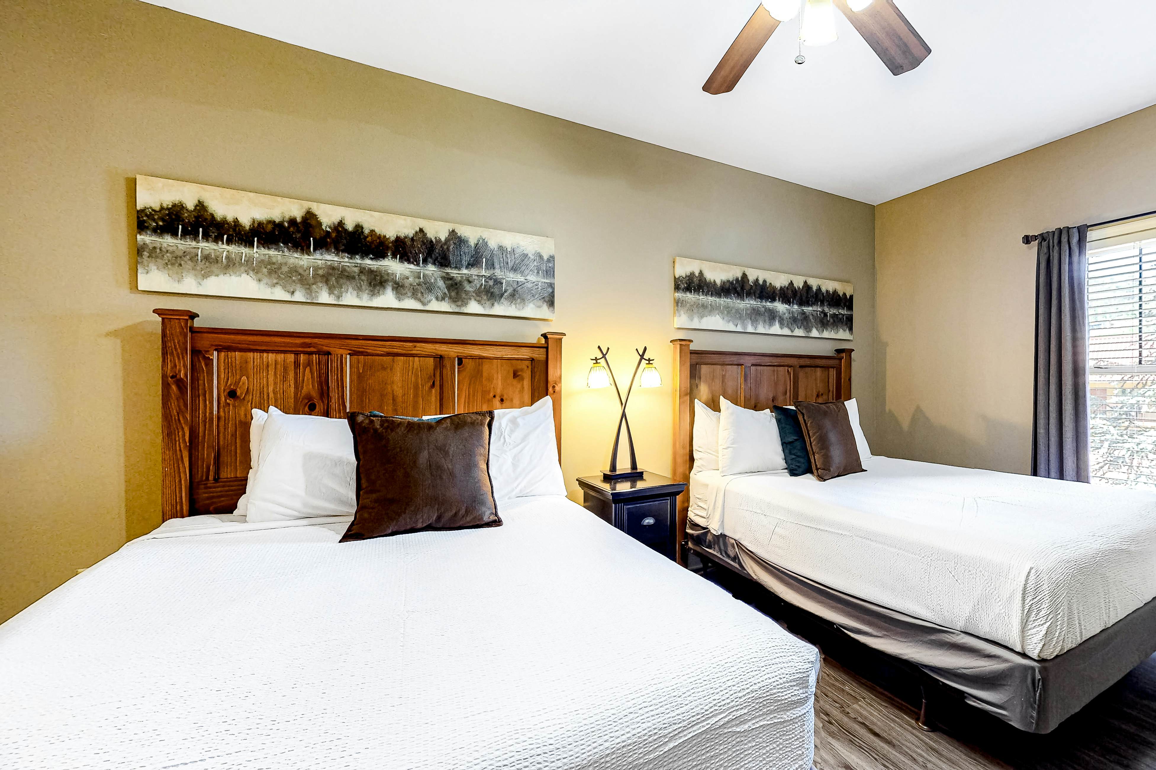 Central Condo, Sleeps 6・Jetted tub・Near Downtown