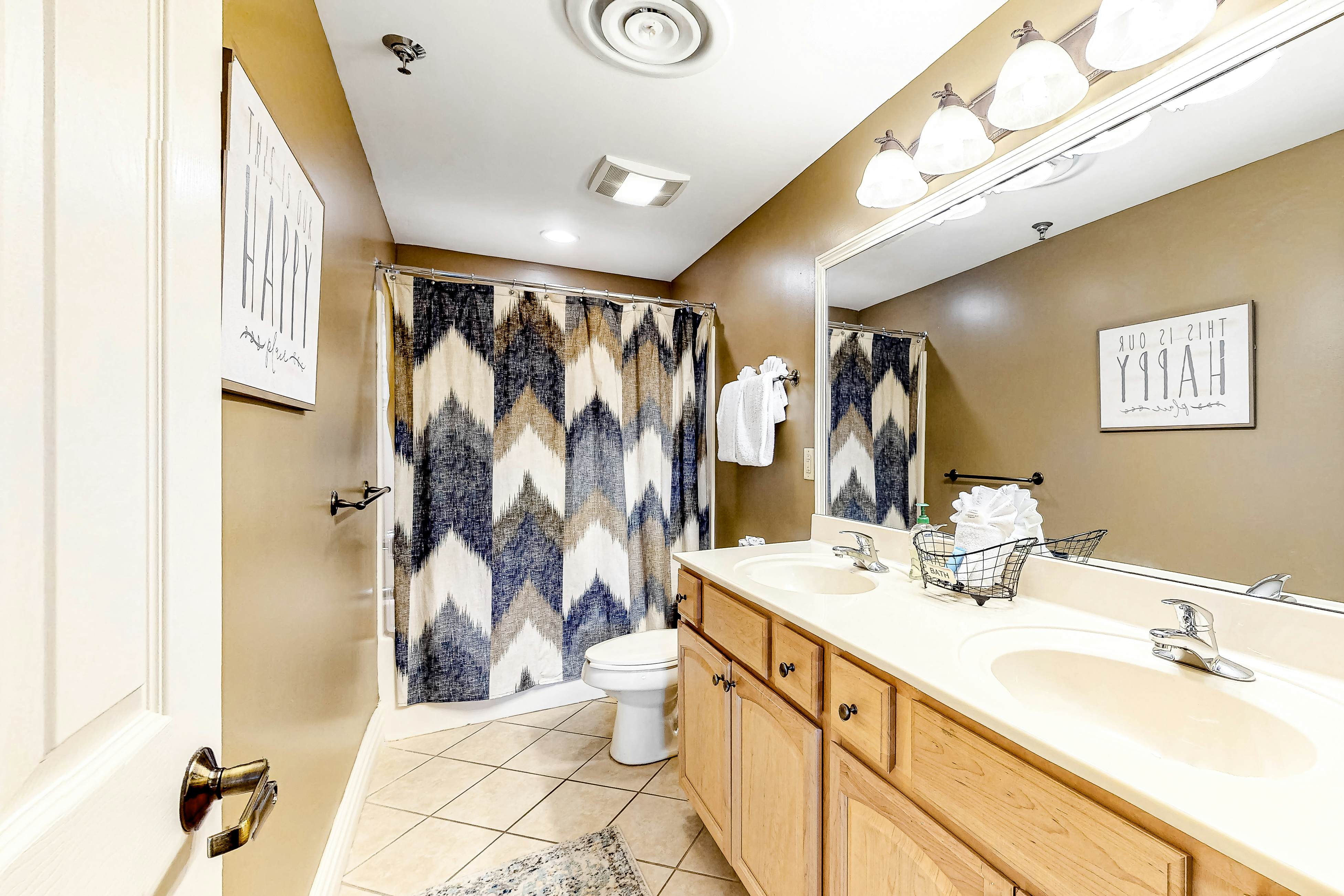 Central Condo, Sleeps 6・Jetted tub・Near Downtown