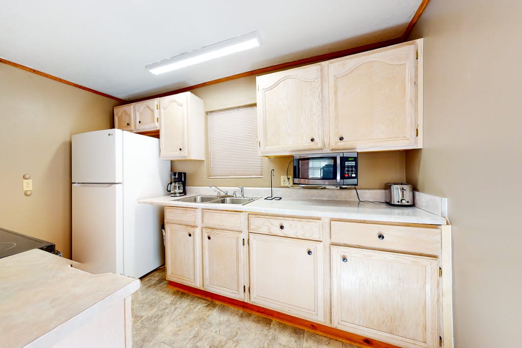 Pet Ok・Creekside Cabin Retreat, 1-mi to Parkway