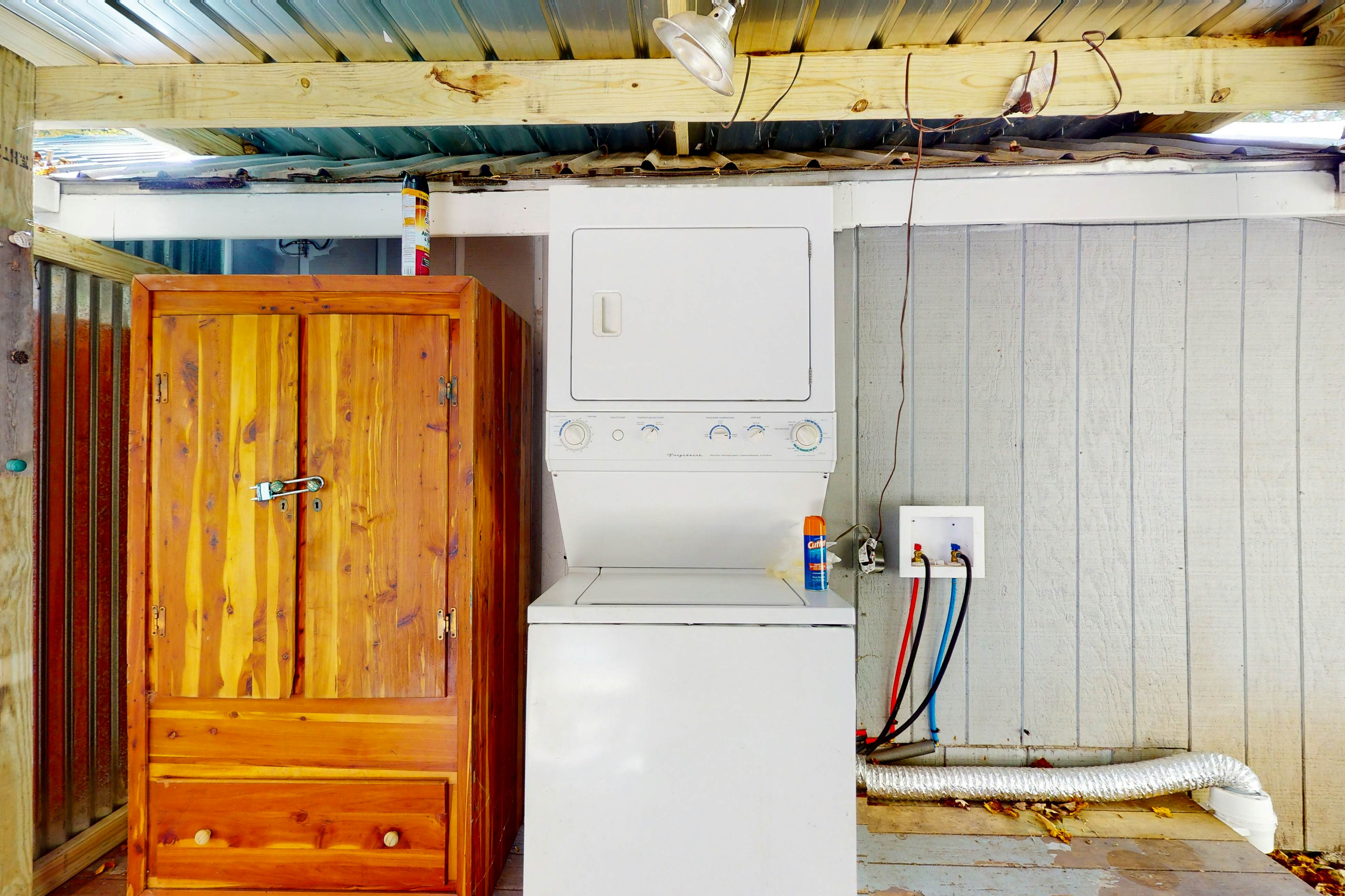 Relaxing Creekside Cabin, Sleeps 4・1-mi to Parkway