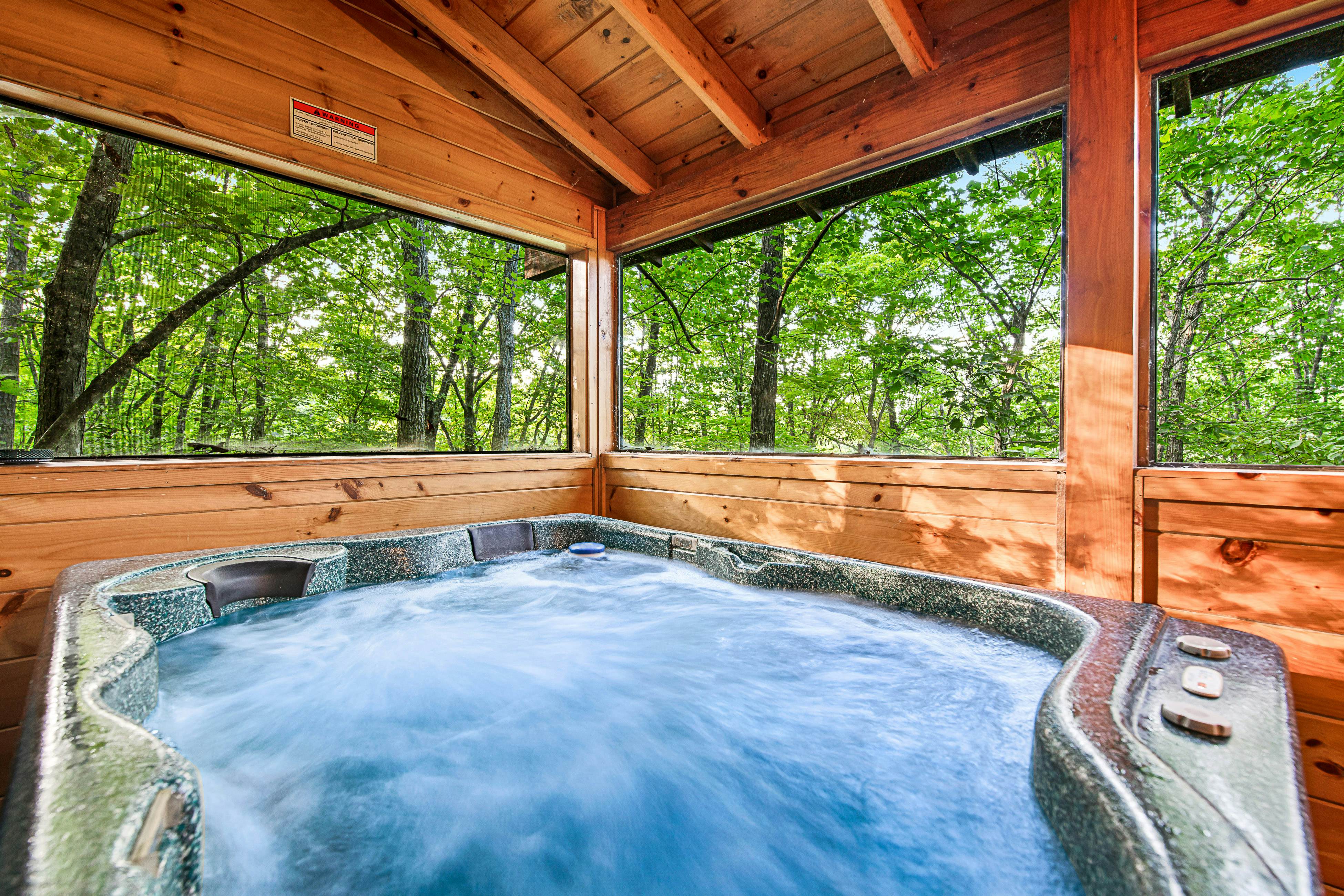 Beautiful & Secluded Log Cabin, Sleeps 8・Hot Tub