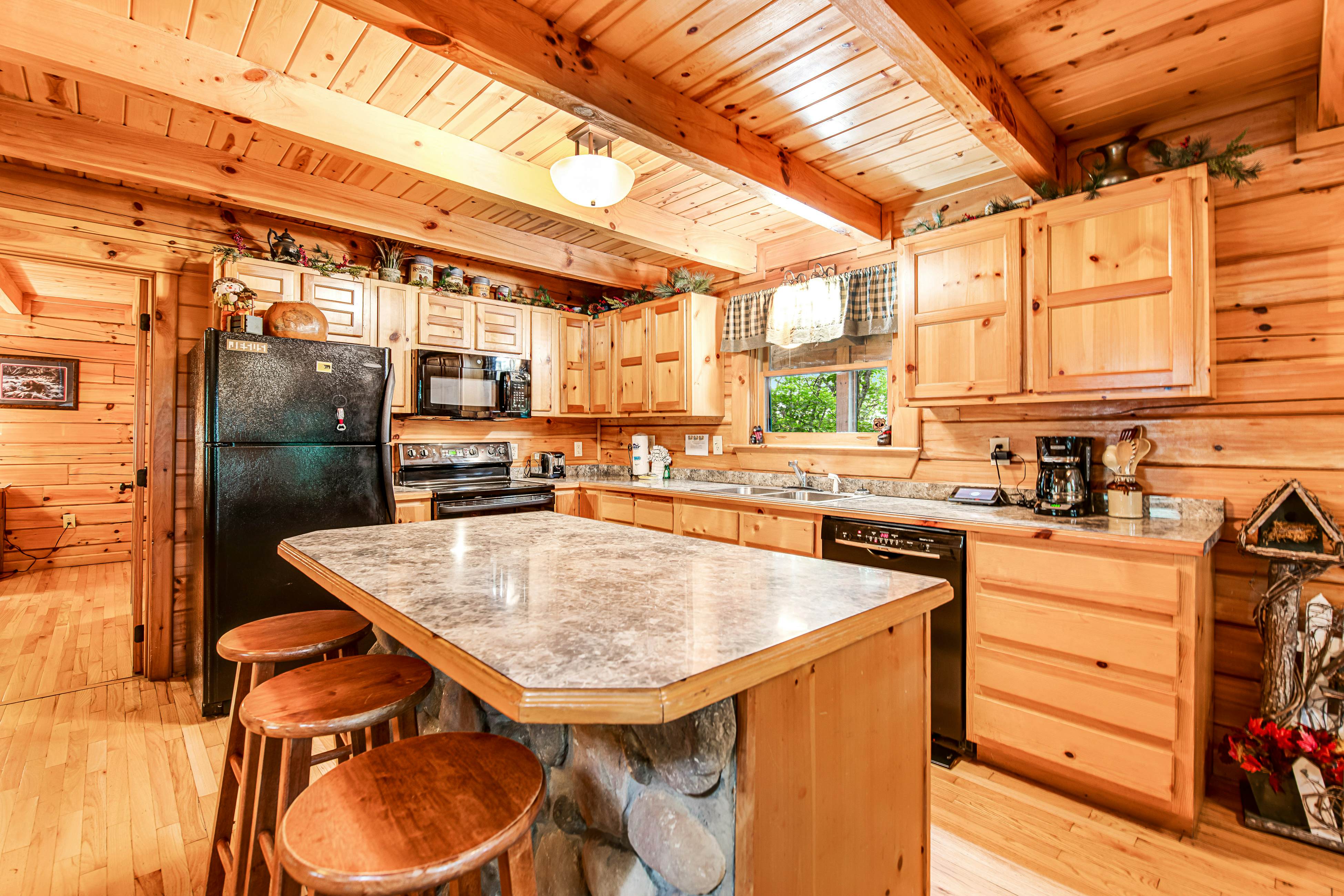 Beautiful & Secluded Log Cabin, Sleeps 8・Hot Tub