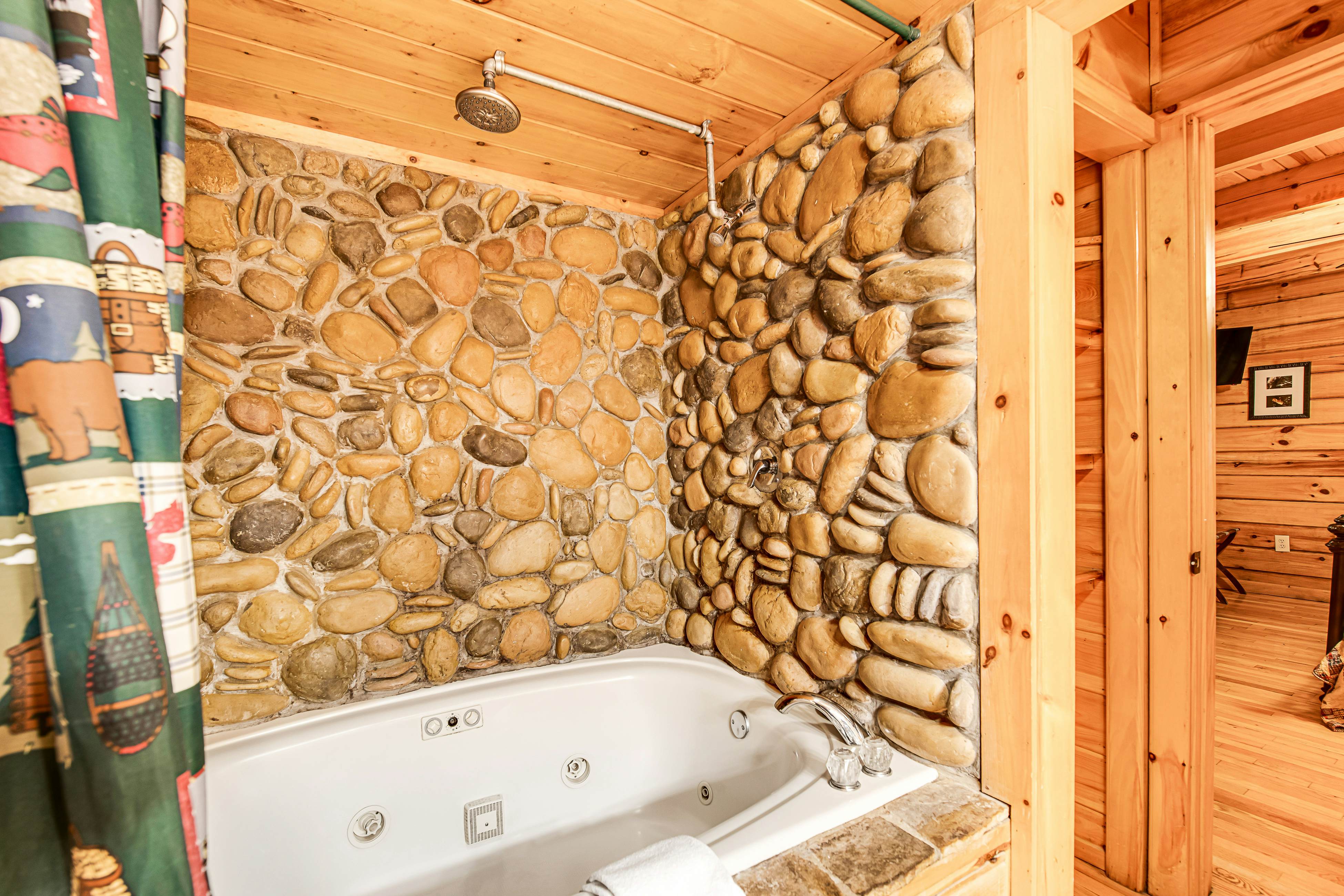 Beautiful & Secluded Log Cabin, Sleeps 8・Hot Tub