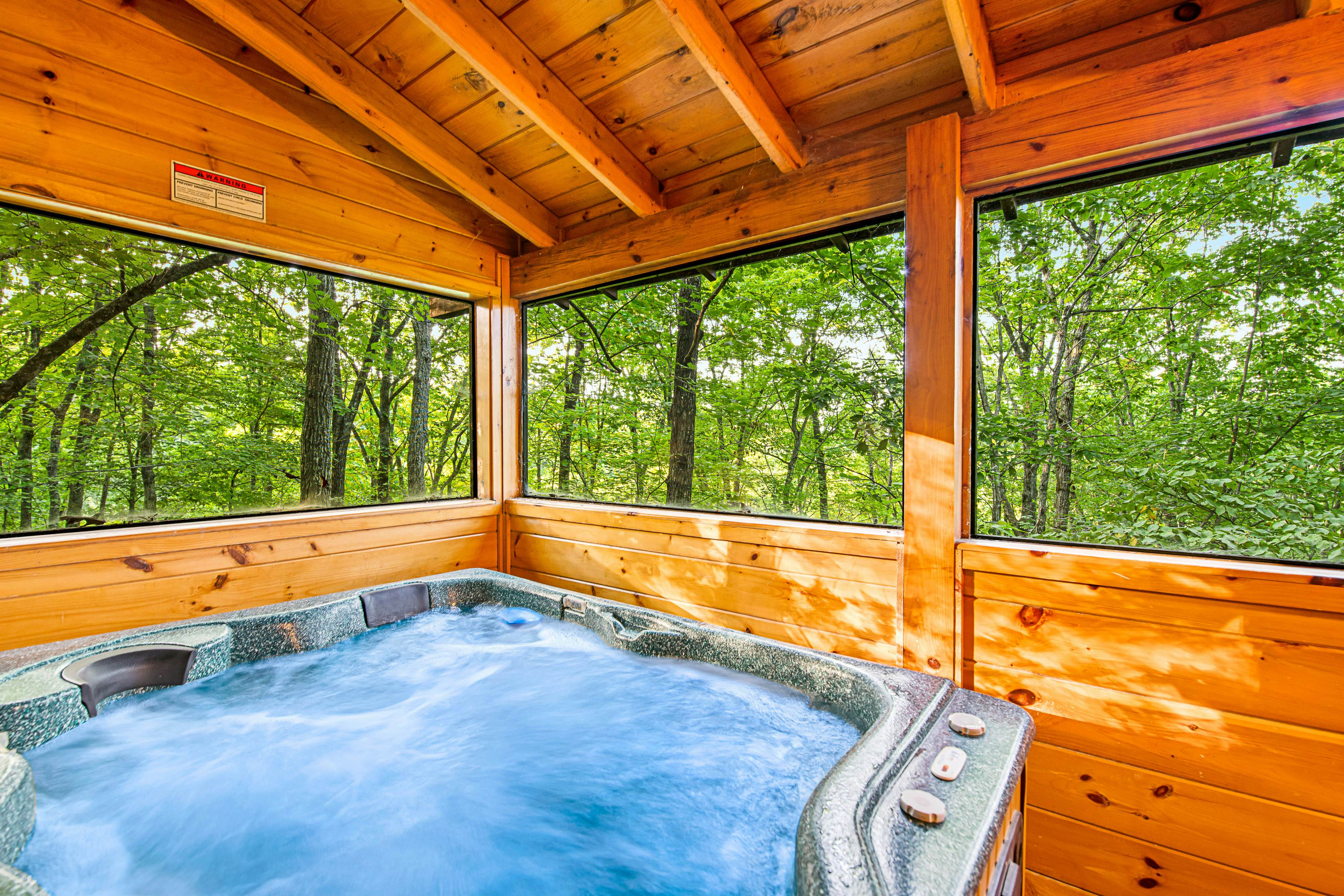 Beautiful & Secluded Log Cabin, Sleeps 8・Hot Tub