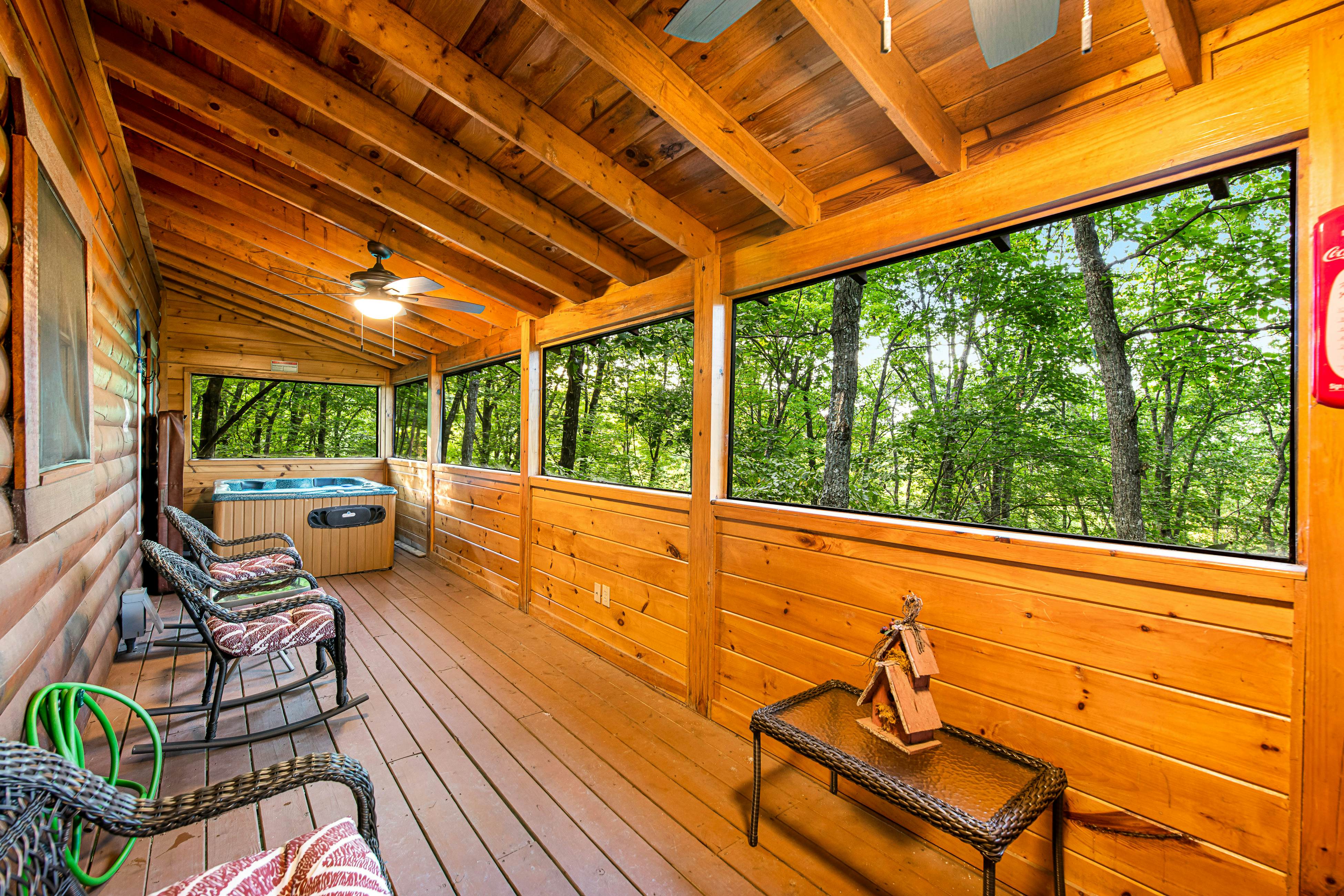 Beautiful & Secluded Log Cabin, Sleeps 8・Hot Tub