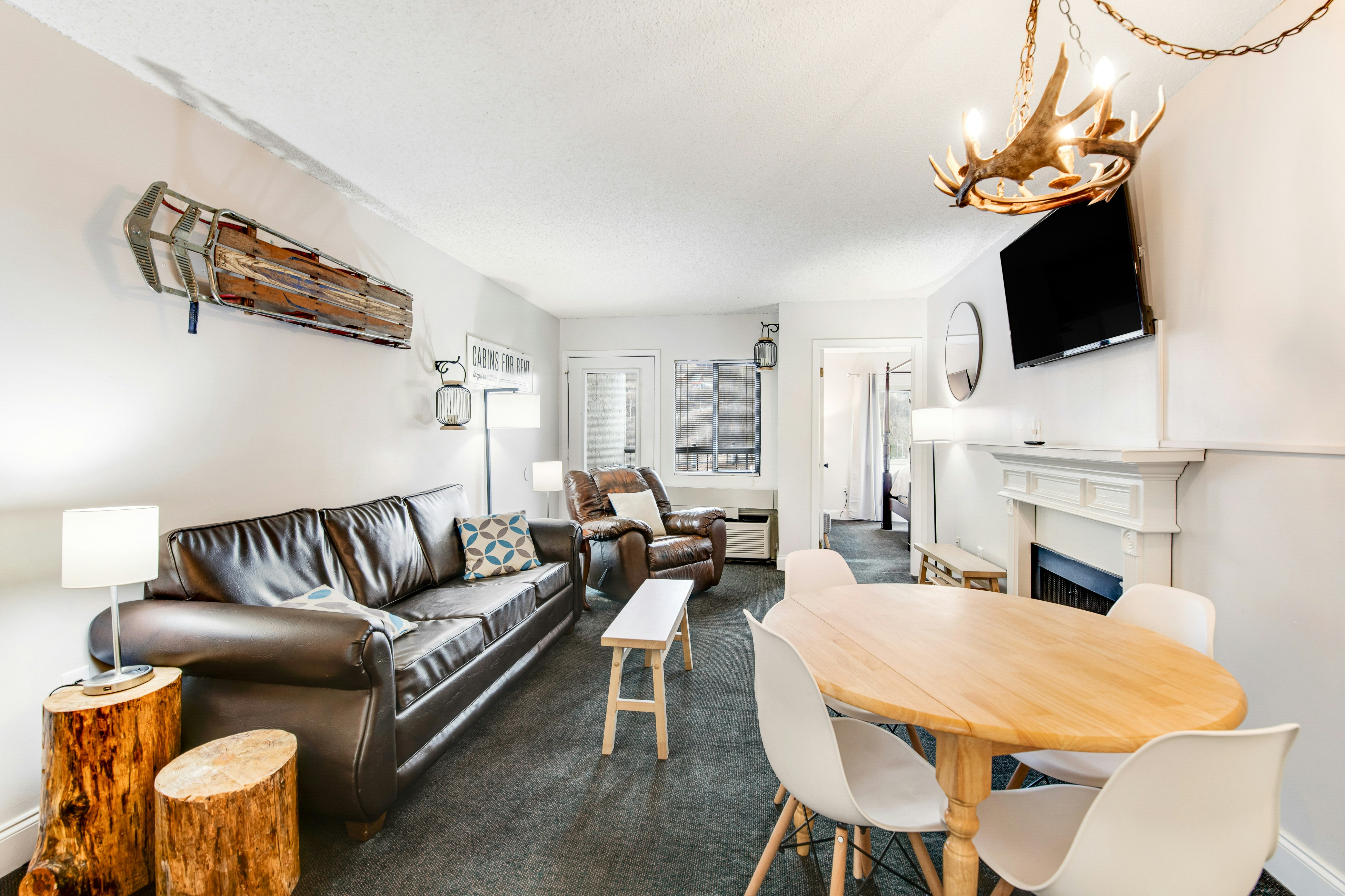 Lovely Mtn Condo W View, Sleeps 6・Skiing・Fireplace