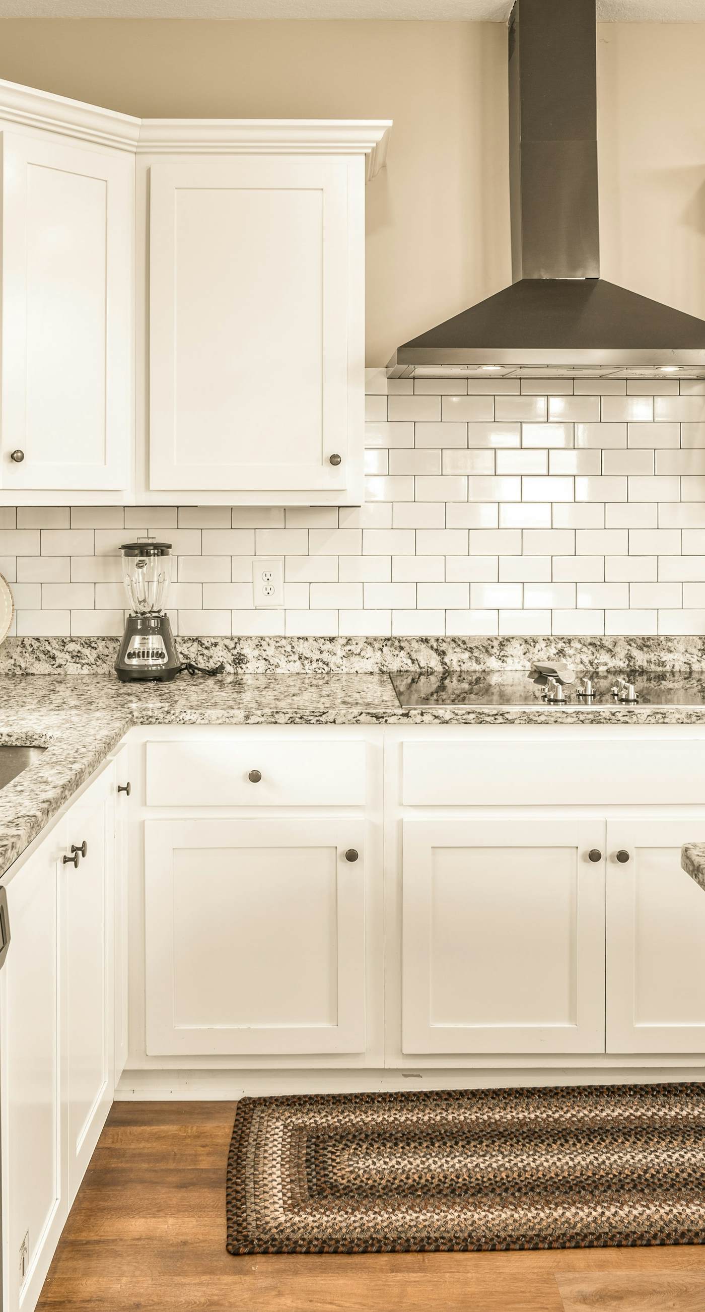 Newly Built Home, Sleeps 12, Views, Hot Tub, Theater