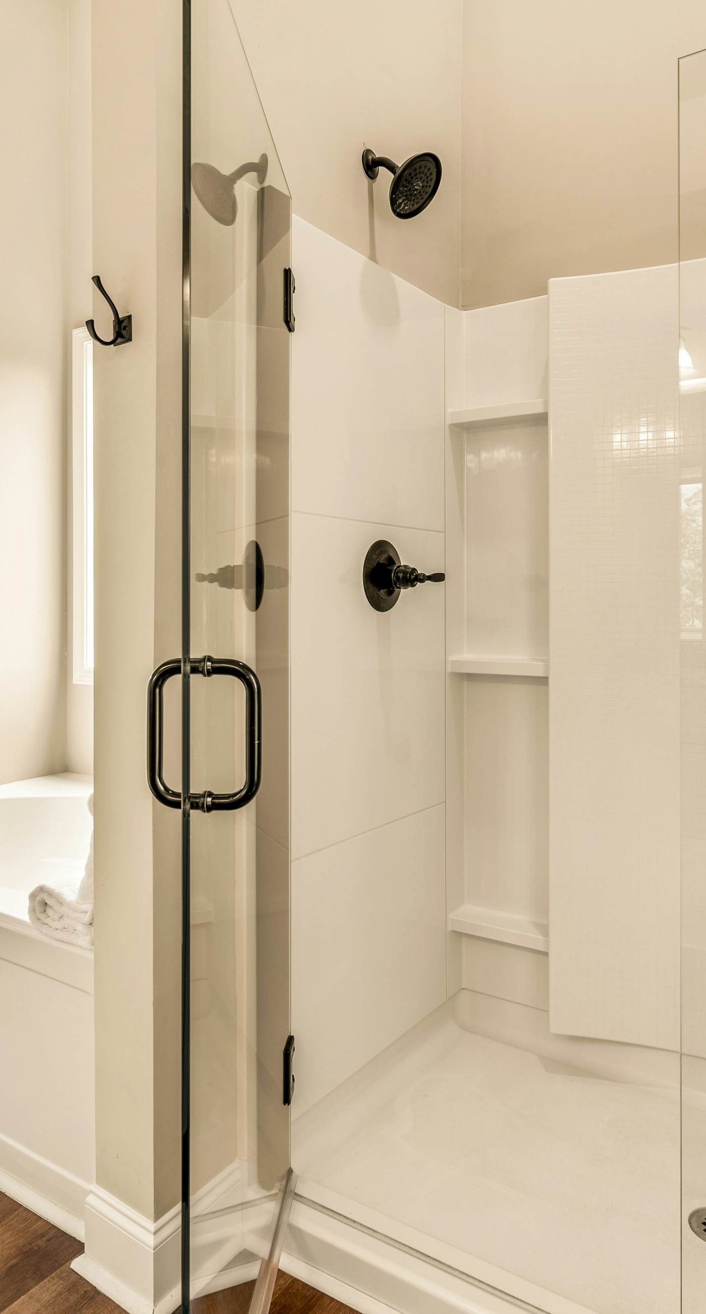 Newly Built Home, Sleeps 12, Views, Hot Tub, Theater