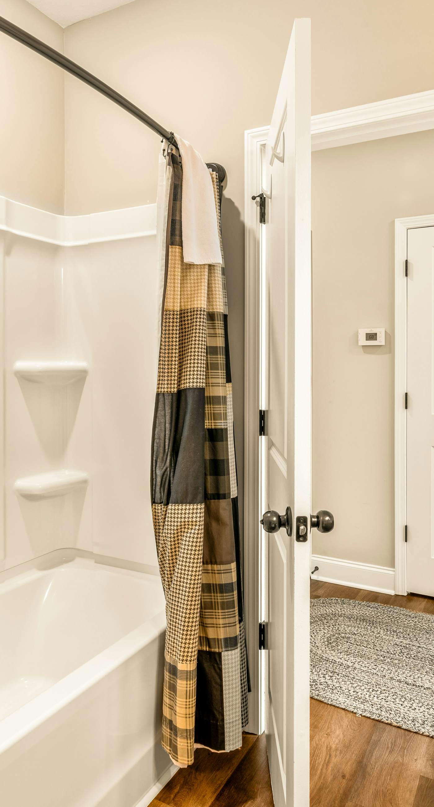 Newly Built Home, Sleeps 12, Views, Hot Tub, Theater