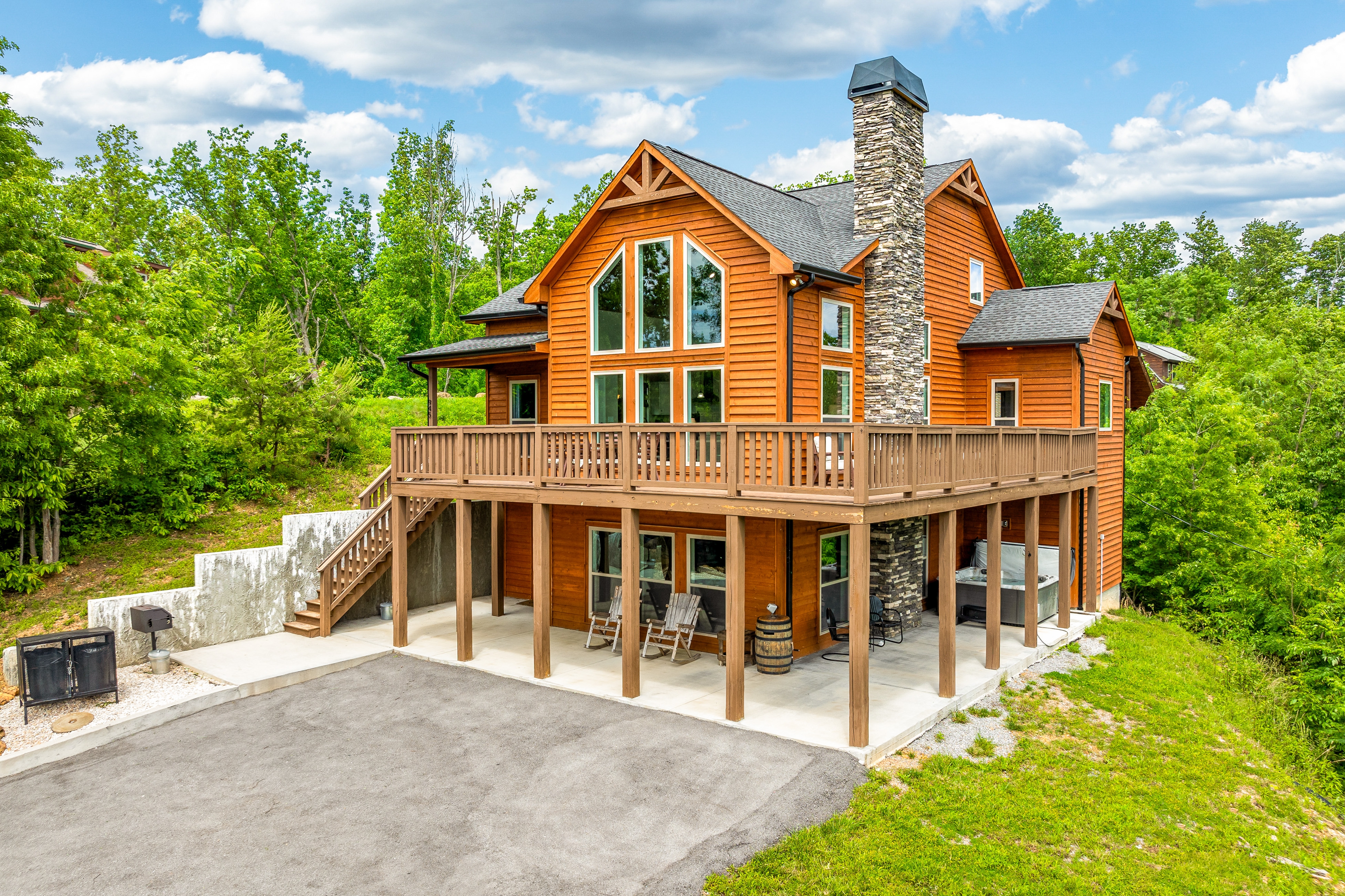 Newly Built Home, Sleeps 12・Views・Hot Tub・Theater