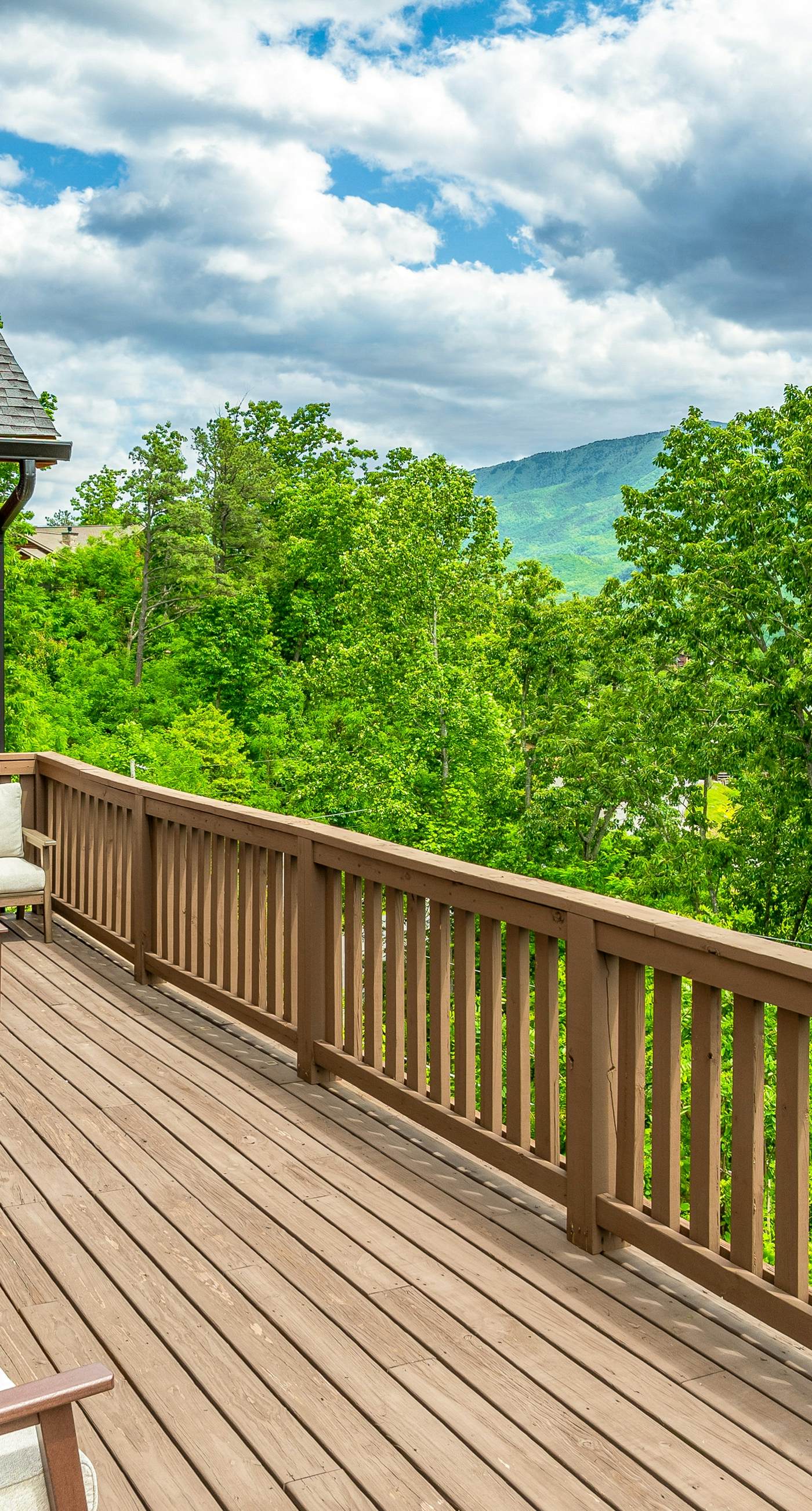 Newly Built Home, Sleeps 12, Views, Hot Tub, Theater