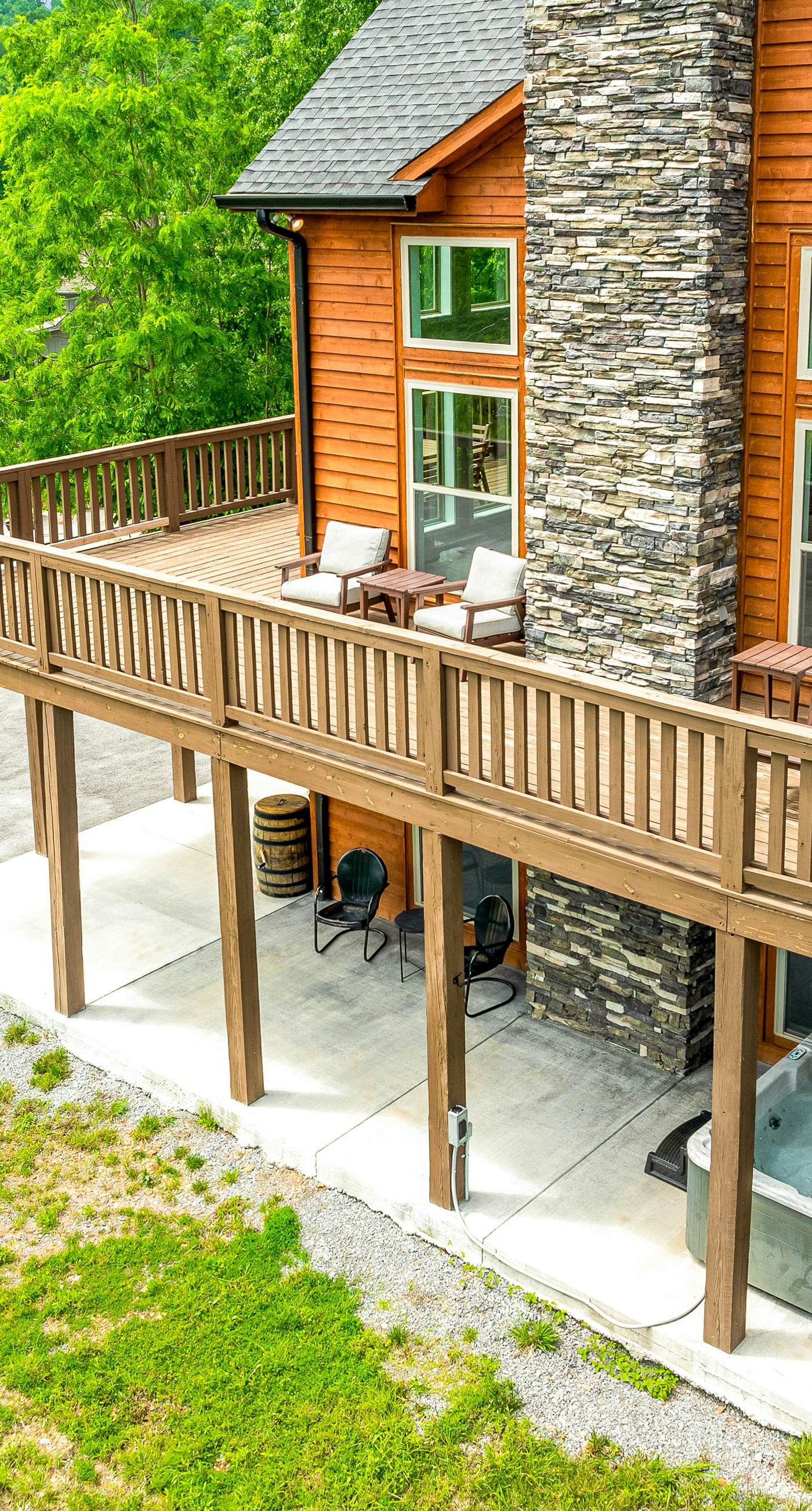 Newly Built Home, Sleeps 12, Views, Hot Tub, Theater