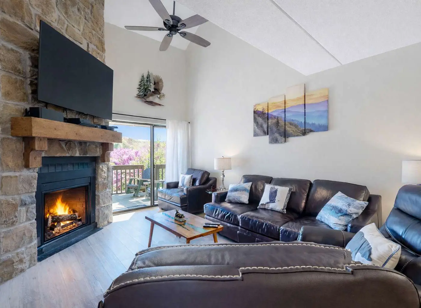 Newly Renovated Condo, Sleeps 7, Arcade, Shared Pool