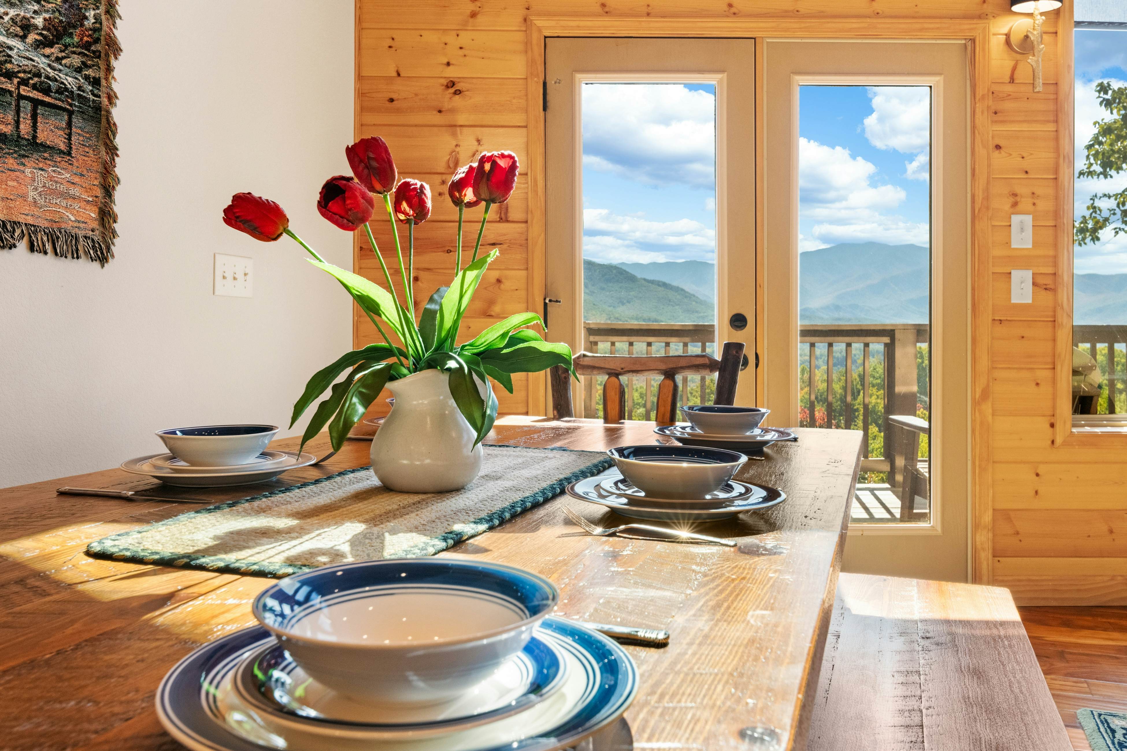 Spacious Mtn View Home, Sleeps 10・Hot tub・Grill