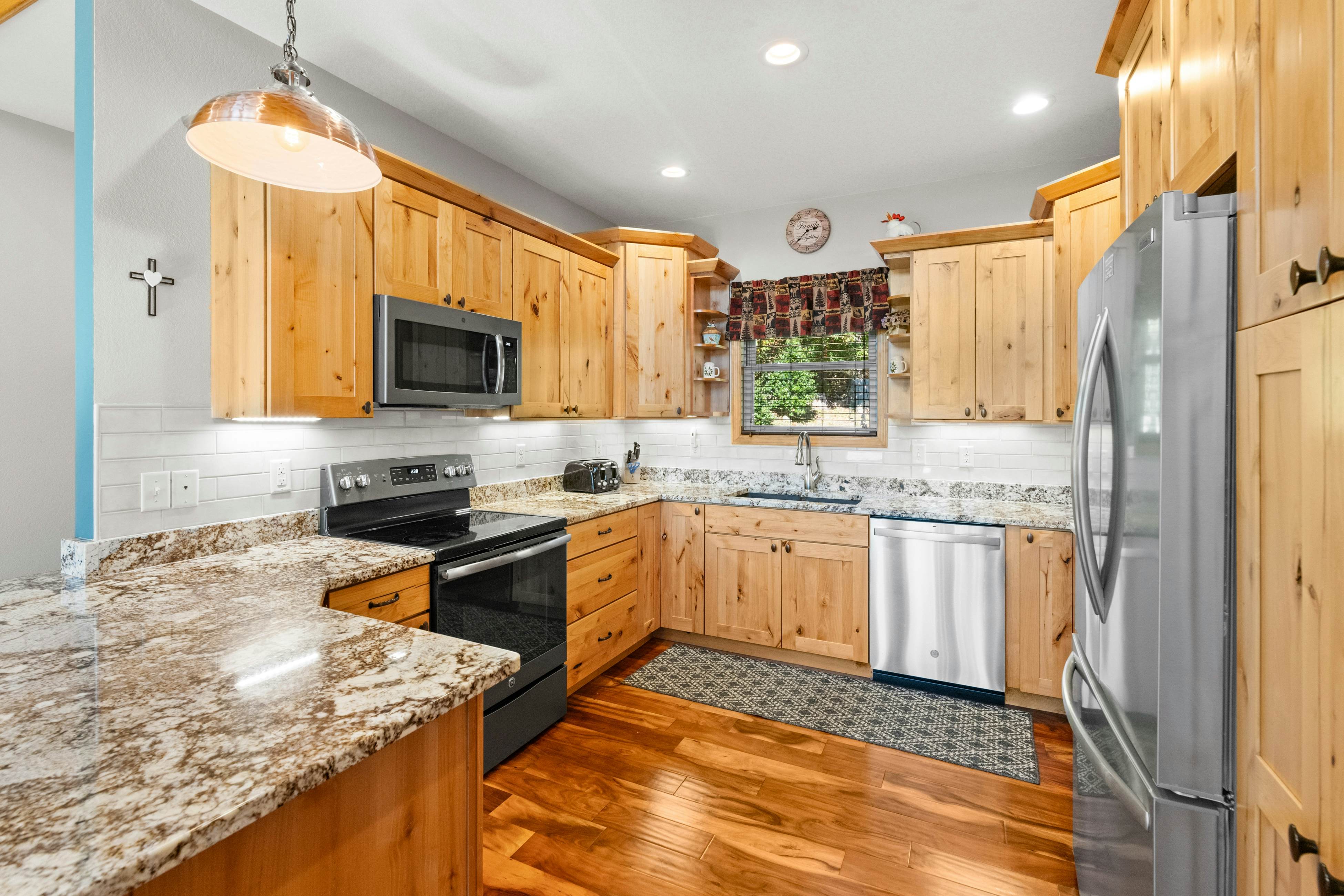 Spacious Mtn View Home, Sleeps 10・Hot tub・Grill