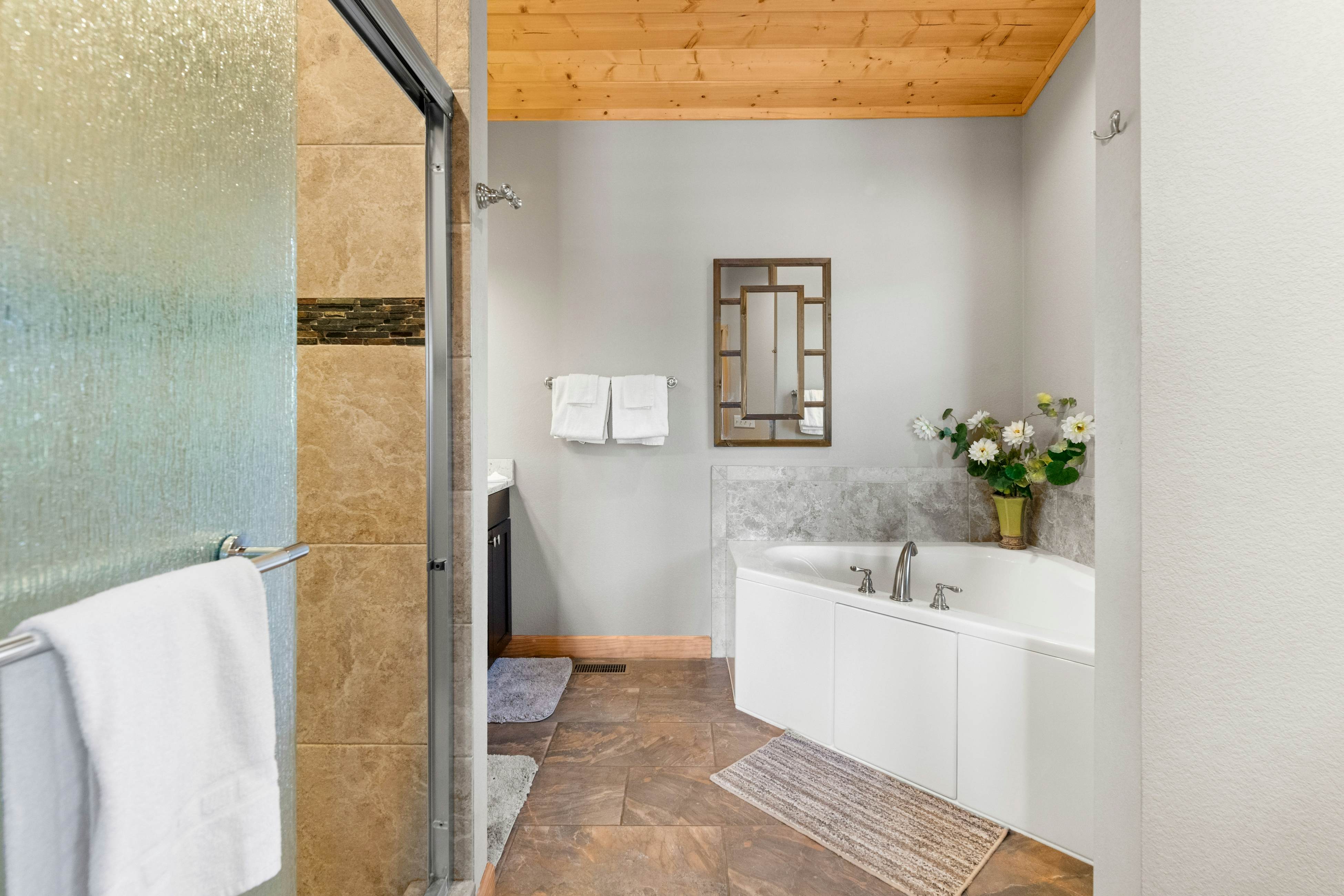 Spacious Mtn View Home, Sleeps 10・Hot tub・Grill