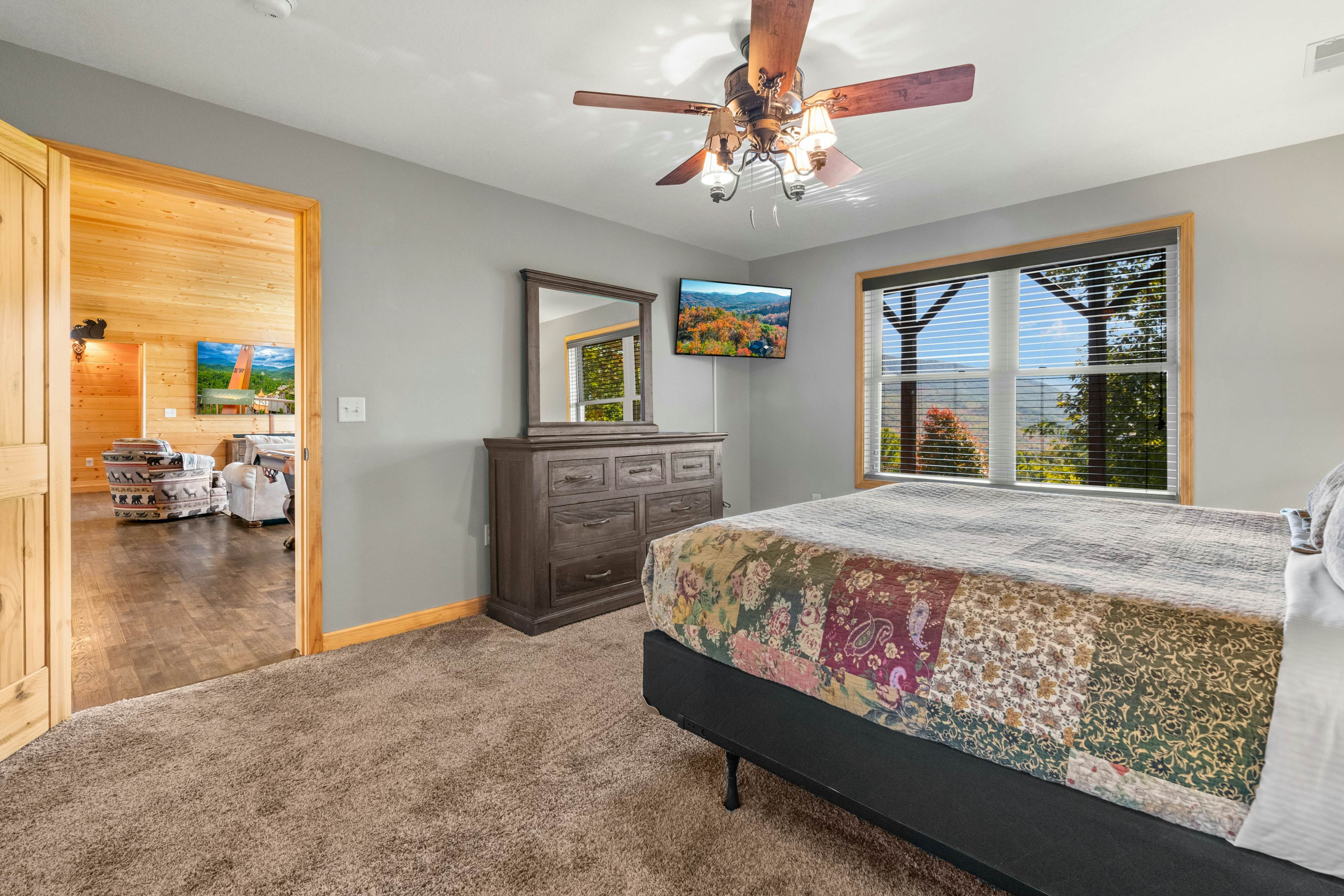 Spacious Mtn View Home, Sleeps 10・Hot tub・Grill