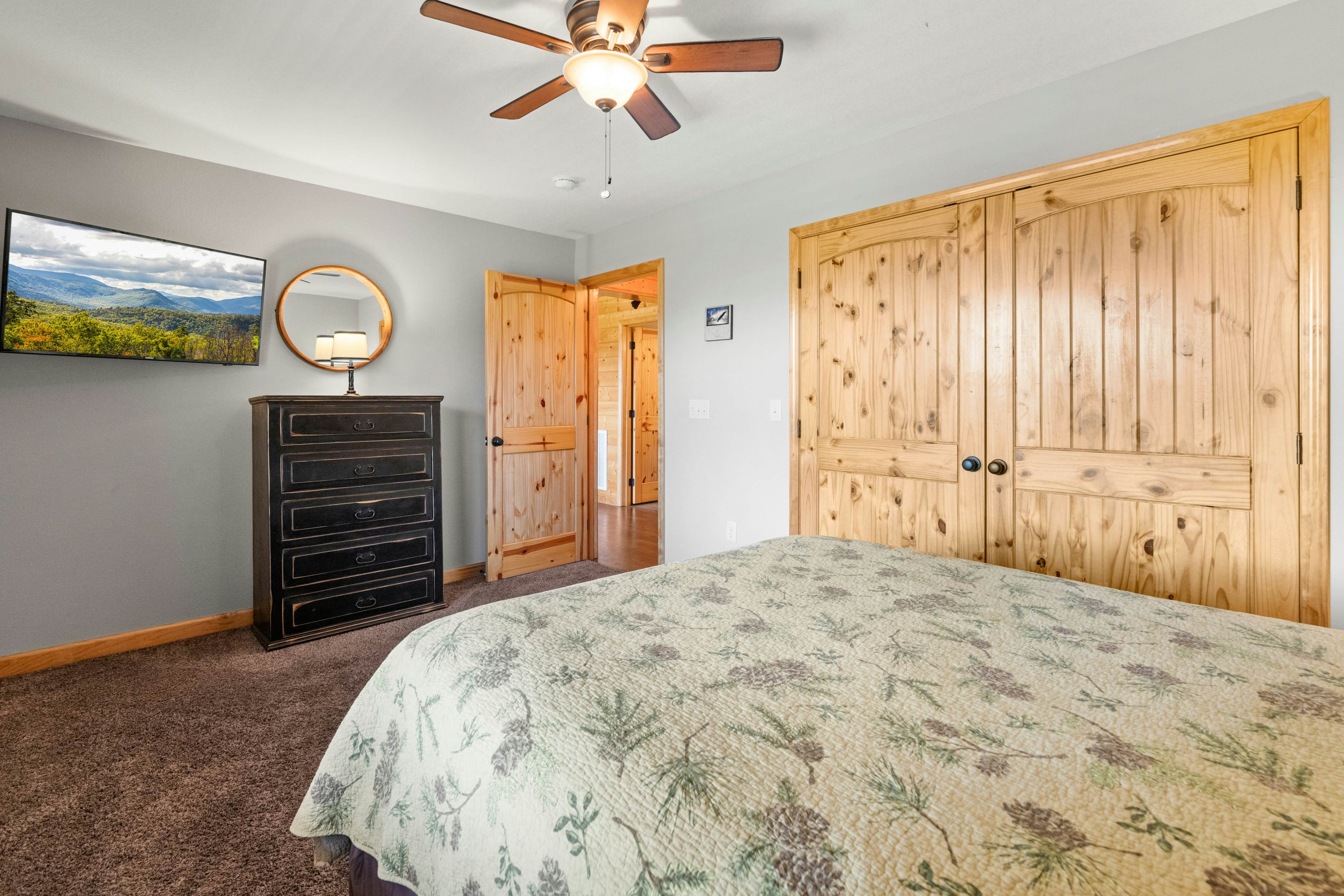 Spacious Mtn View Home, Sleeps 10・Hot tub・Grill