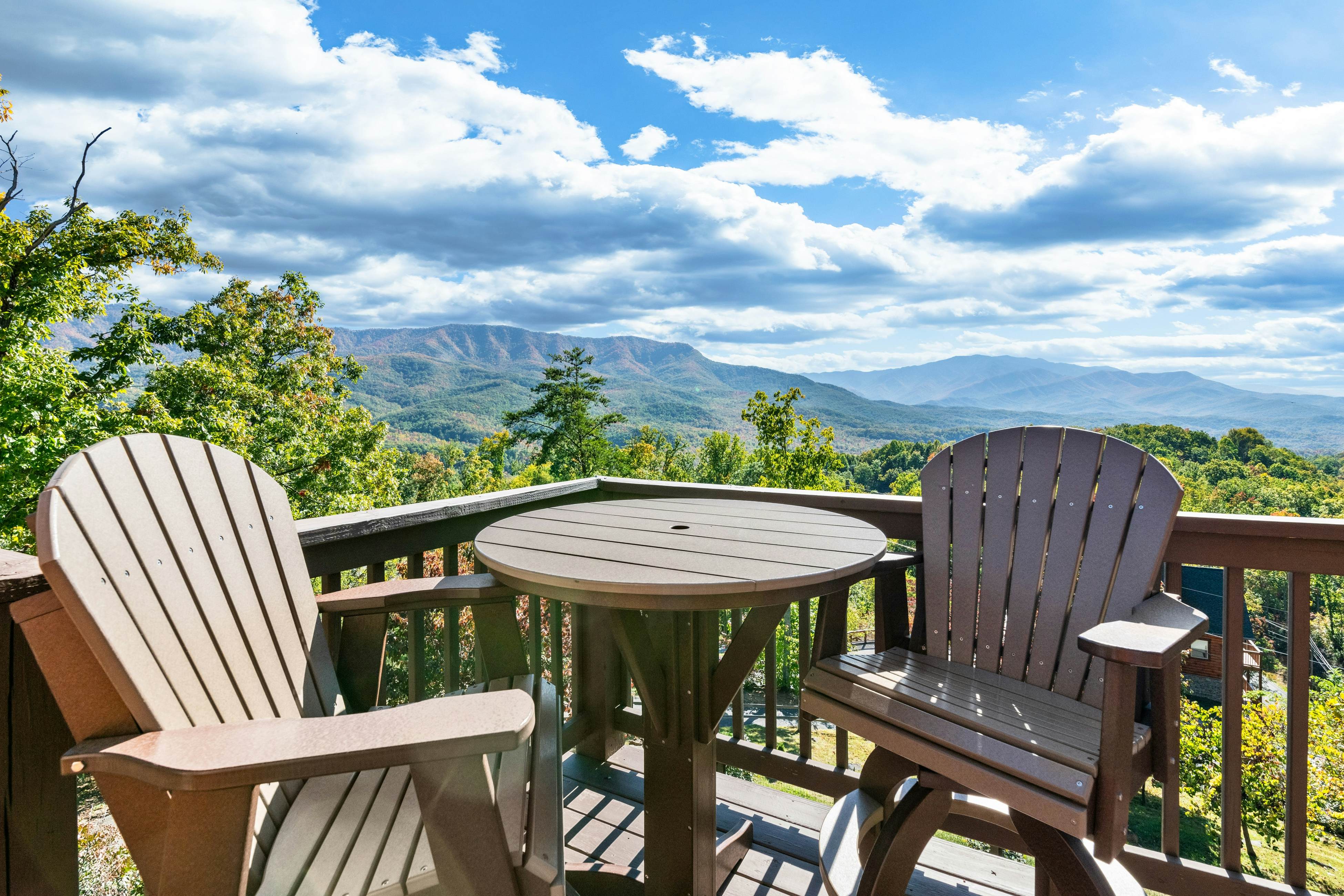 Spacious Mtn View Home, Sleeps 10・Hot tub・Grill