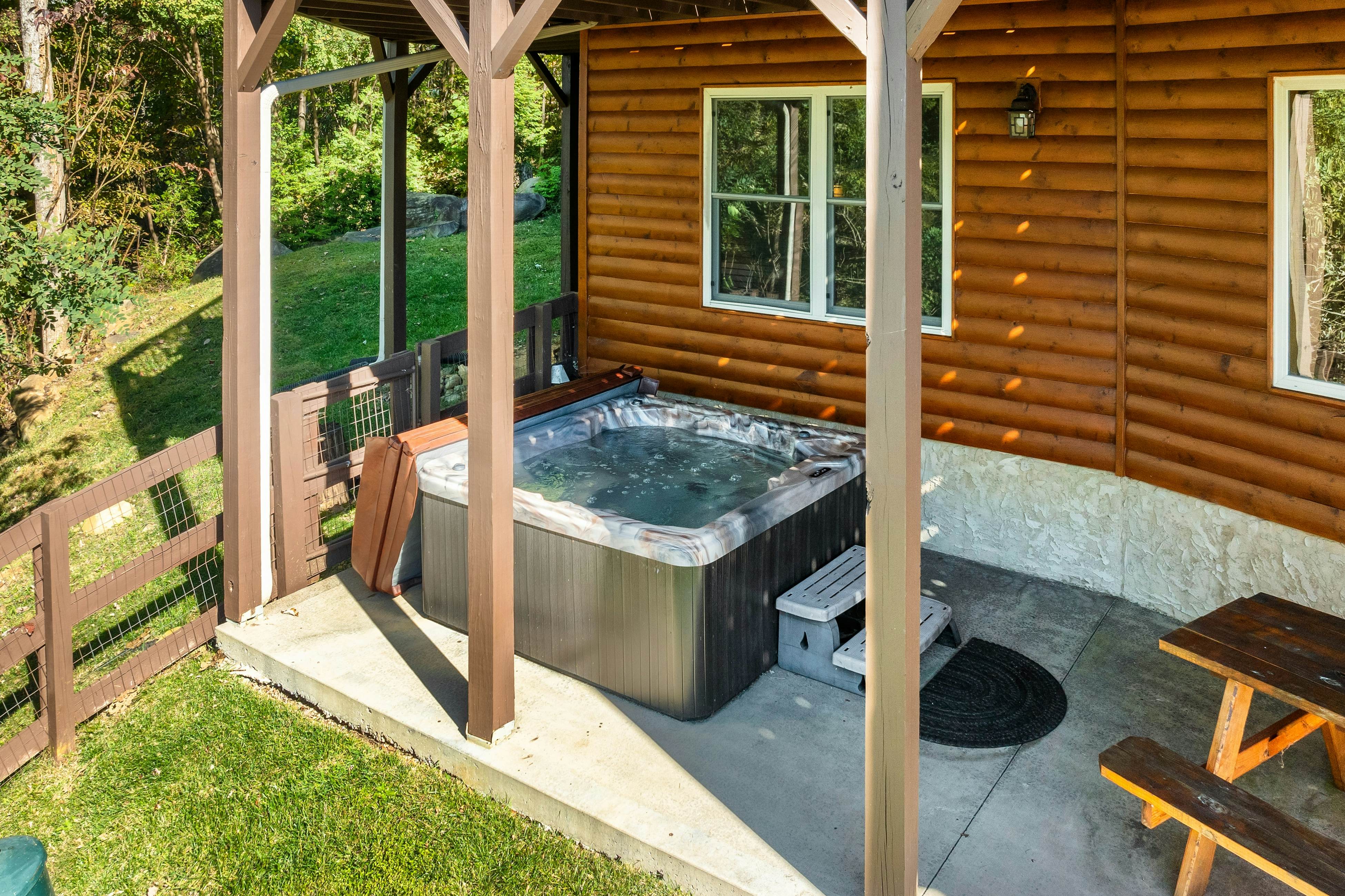 Spacious Mtn View Home, Sleeps 10・Hot tub・Grill