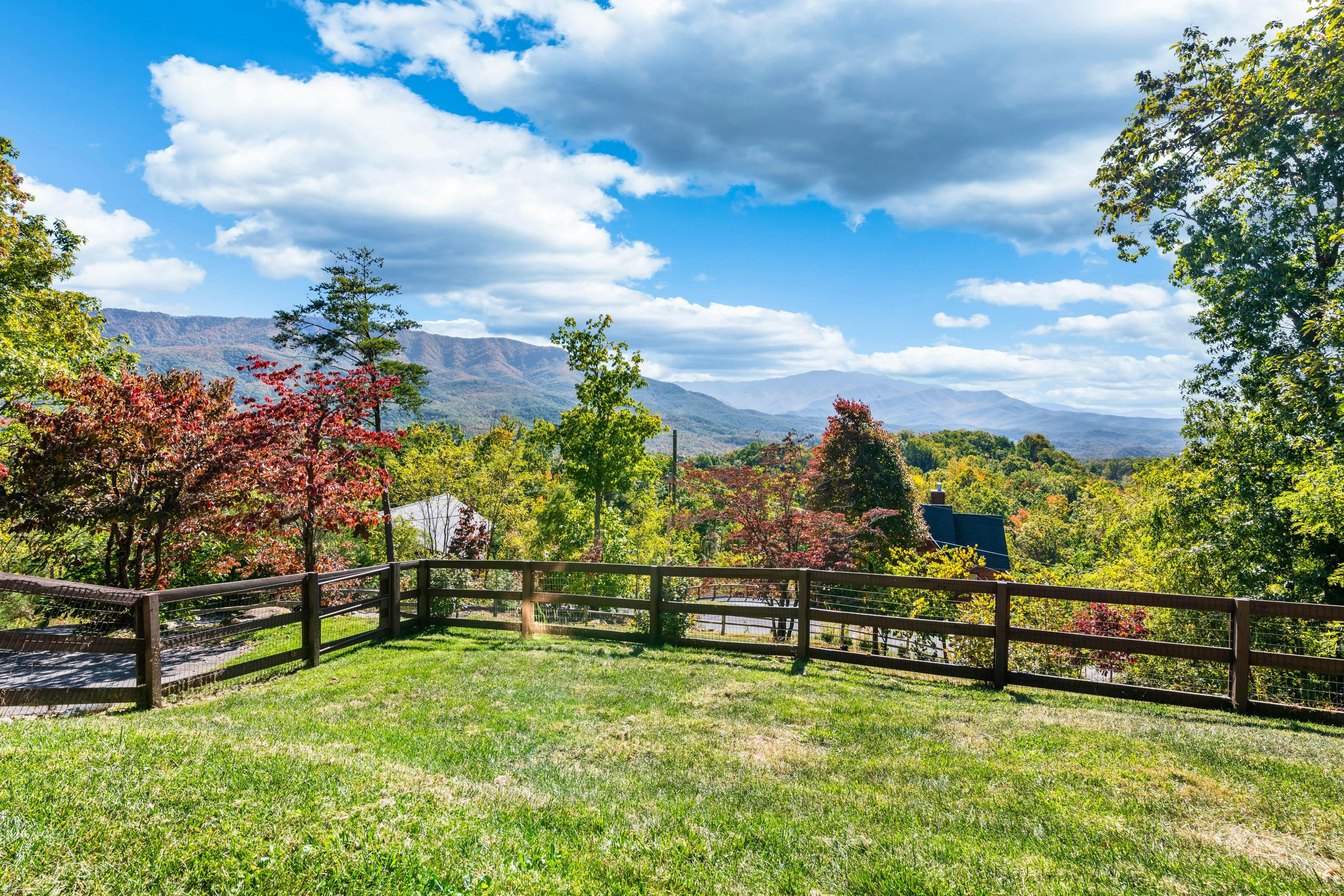 Spacious Mtn View Home, Sleeps 10・Hot tub・Grill