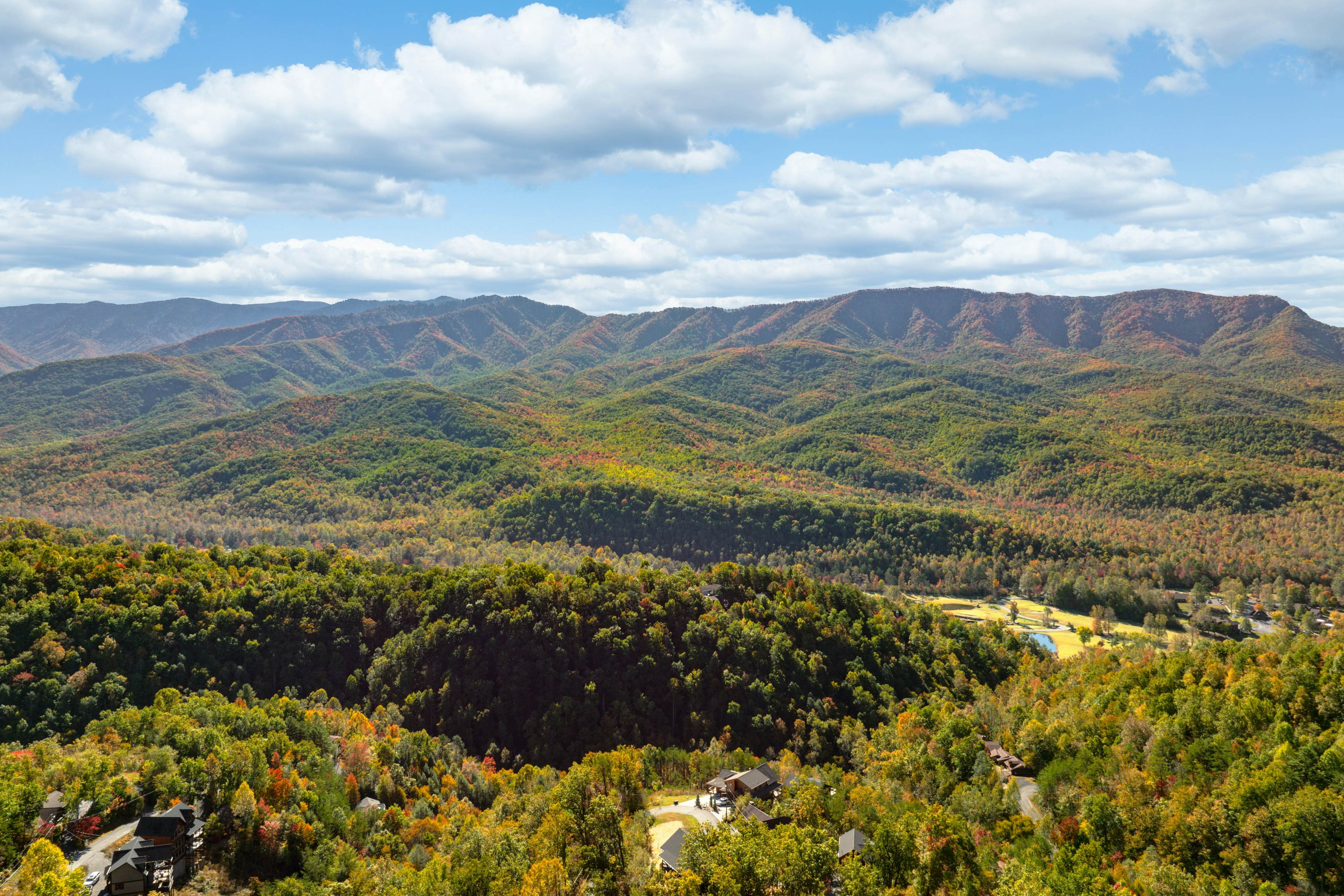 Spacious Mtn View Home, Sleeps 10・Hot tub・Grill