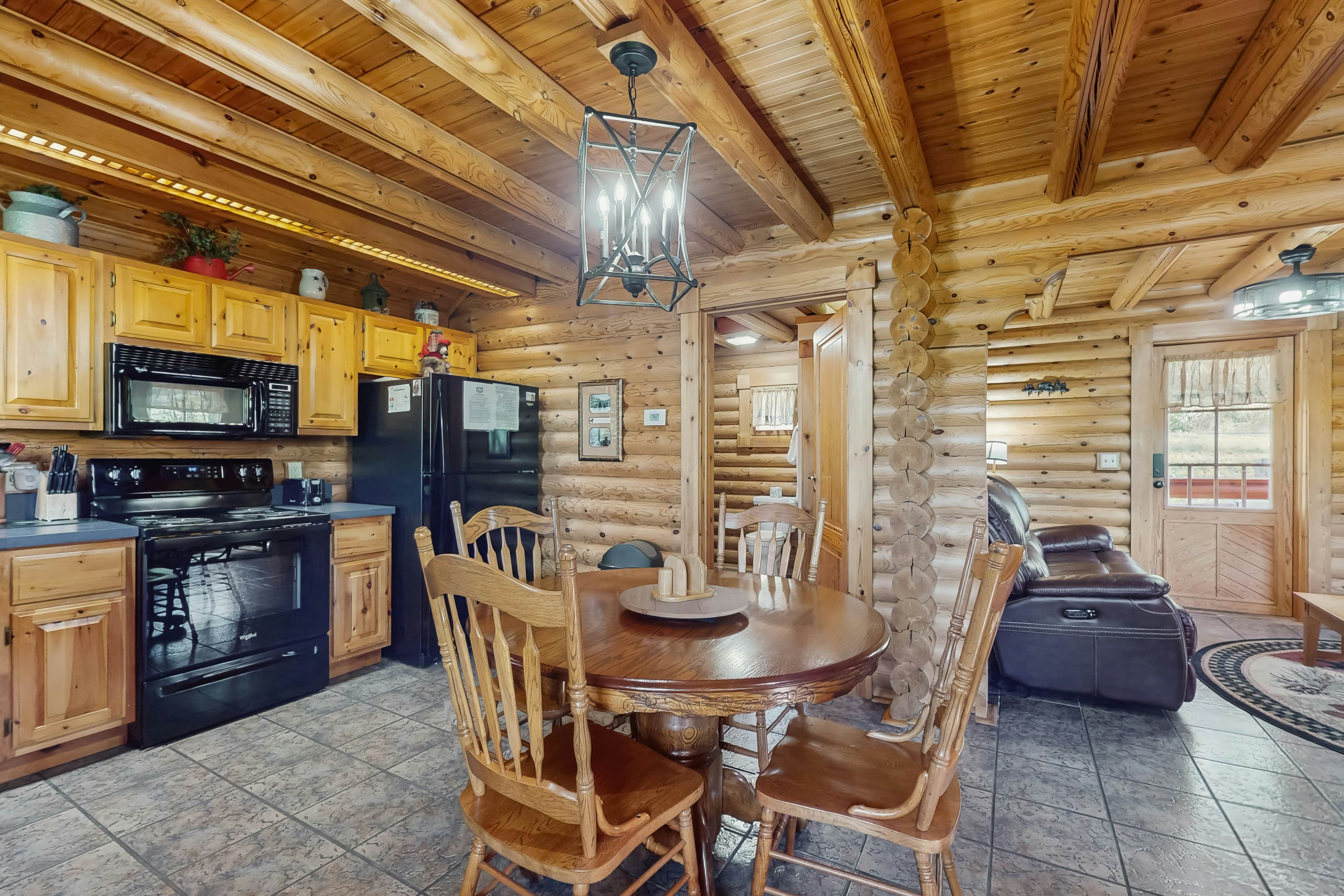 Peaceful Log Cabin, Sleeps 6・Hot tub・Fireplace